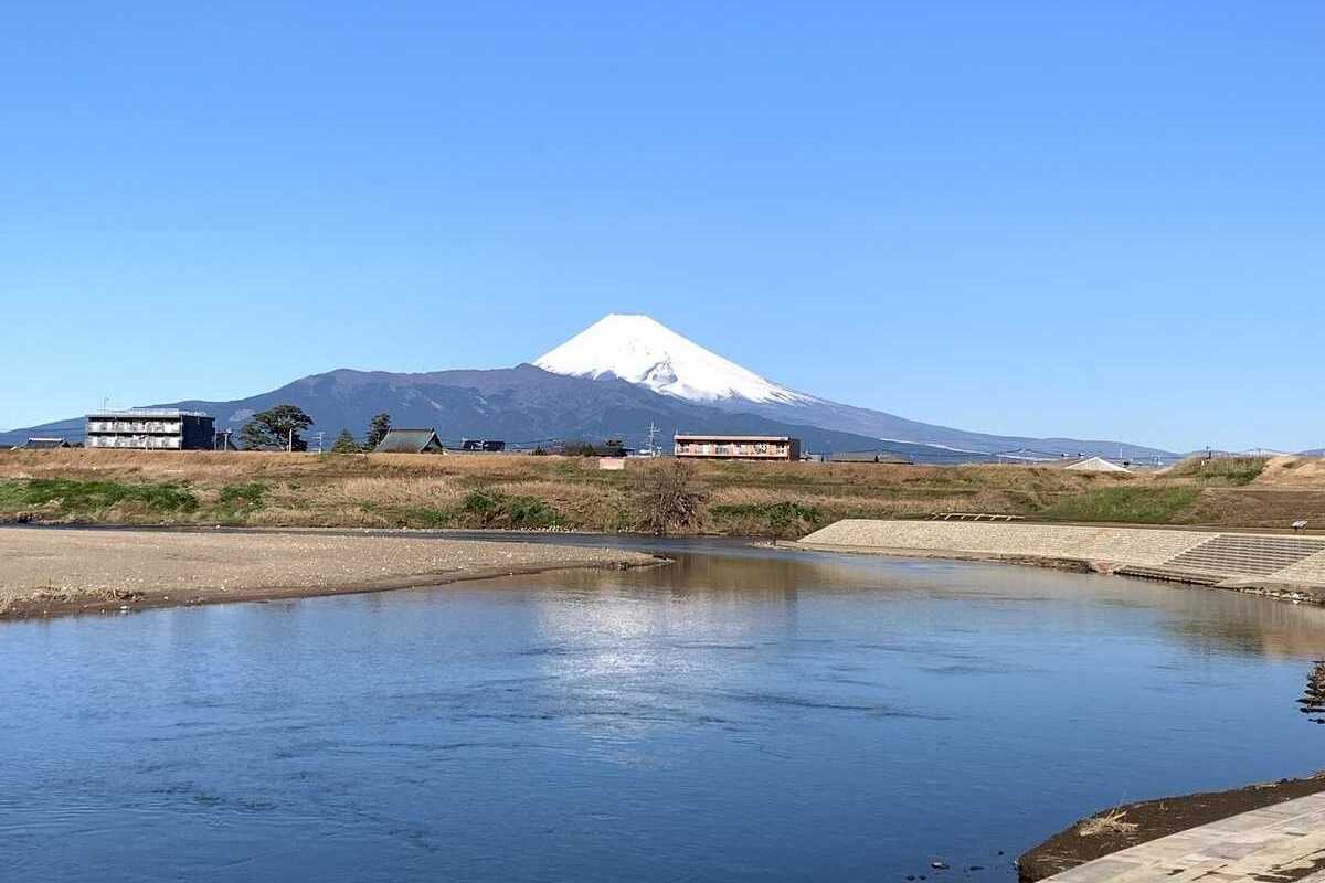 富士山を望みながら、キャンプや多数のアクティビティを楽しめて狩野川の豊かな自然を満喫できます。