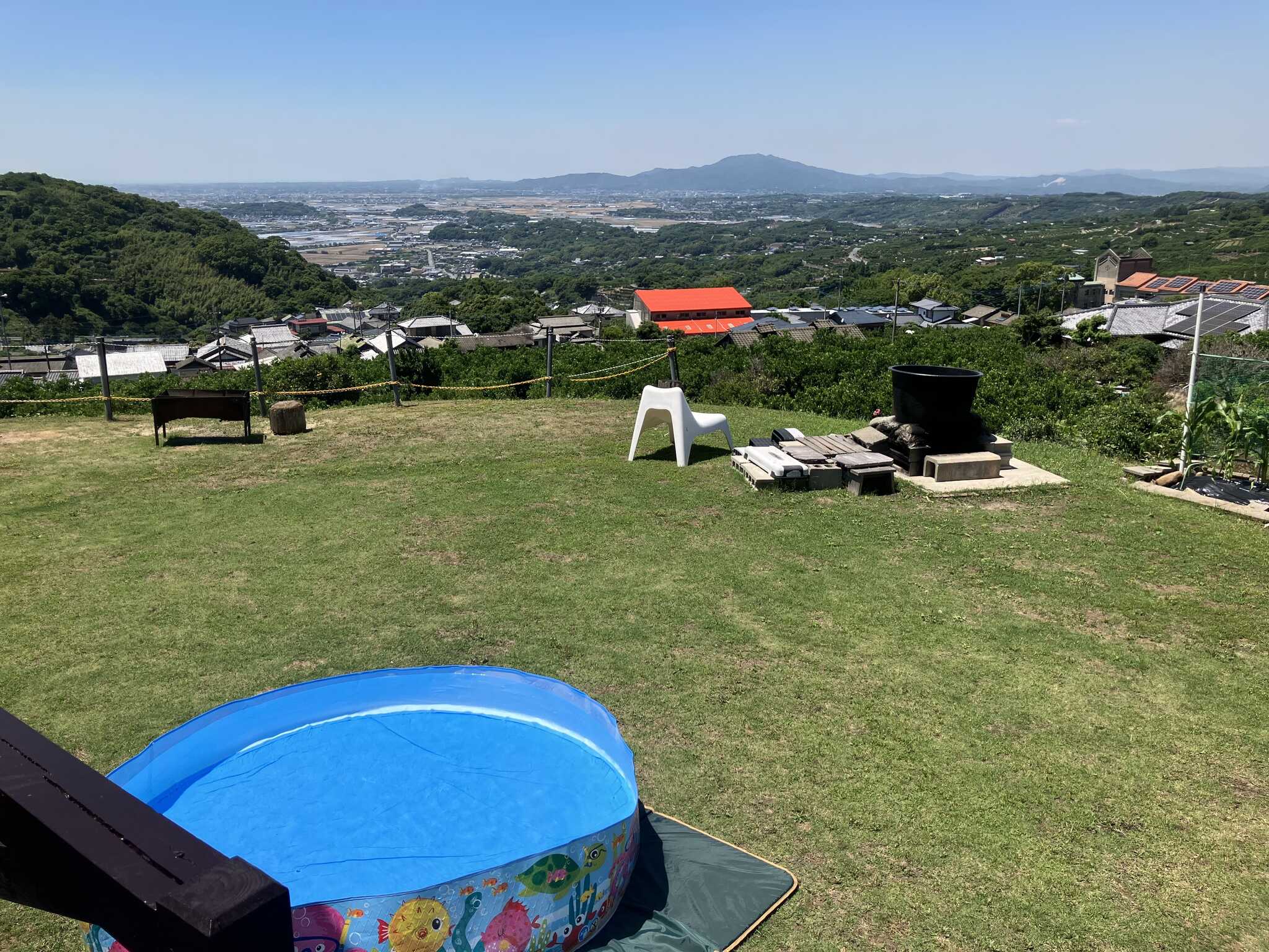 夏は子供用プールあります