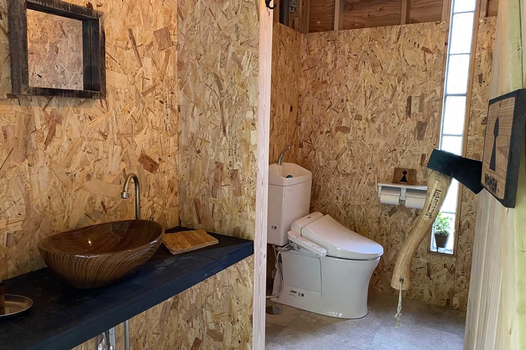 トイレ内観。とっても綺麗です。
