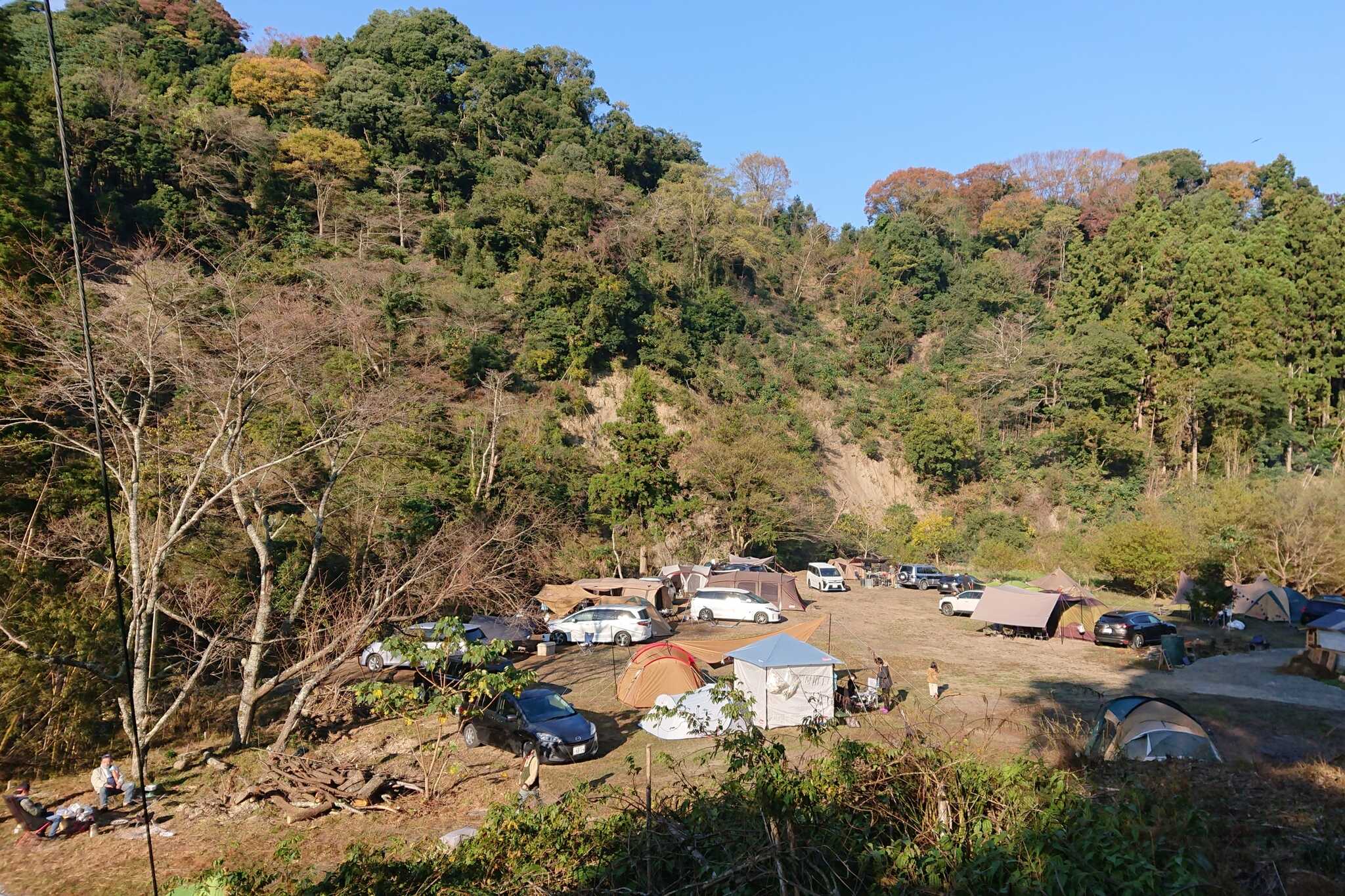 奥地の開けた空間です