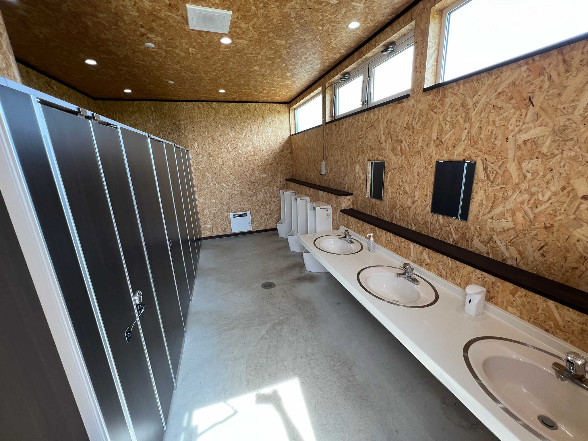 キレイなお手洗い。トイレもキャンプ場も虫が少ないです!