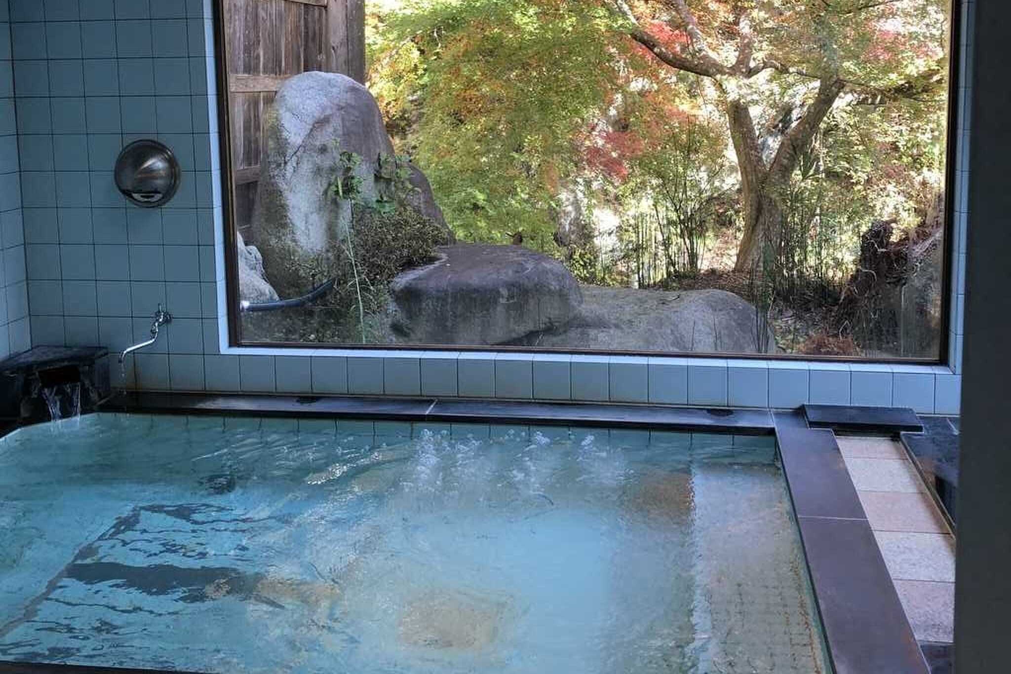 徒歩数分金の森山荘内の大浴場が利用できます