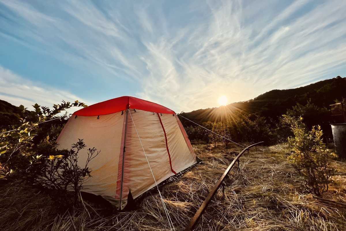 天空のワイルドキャンプ山の写真 1枚目