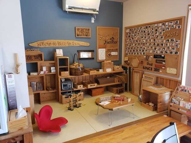 店内にはお子様用の遊び場がございます。是非ご利用ください☆