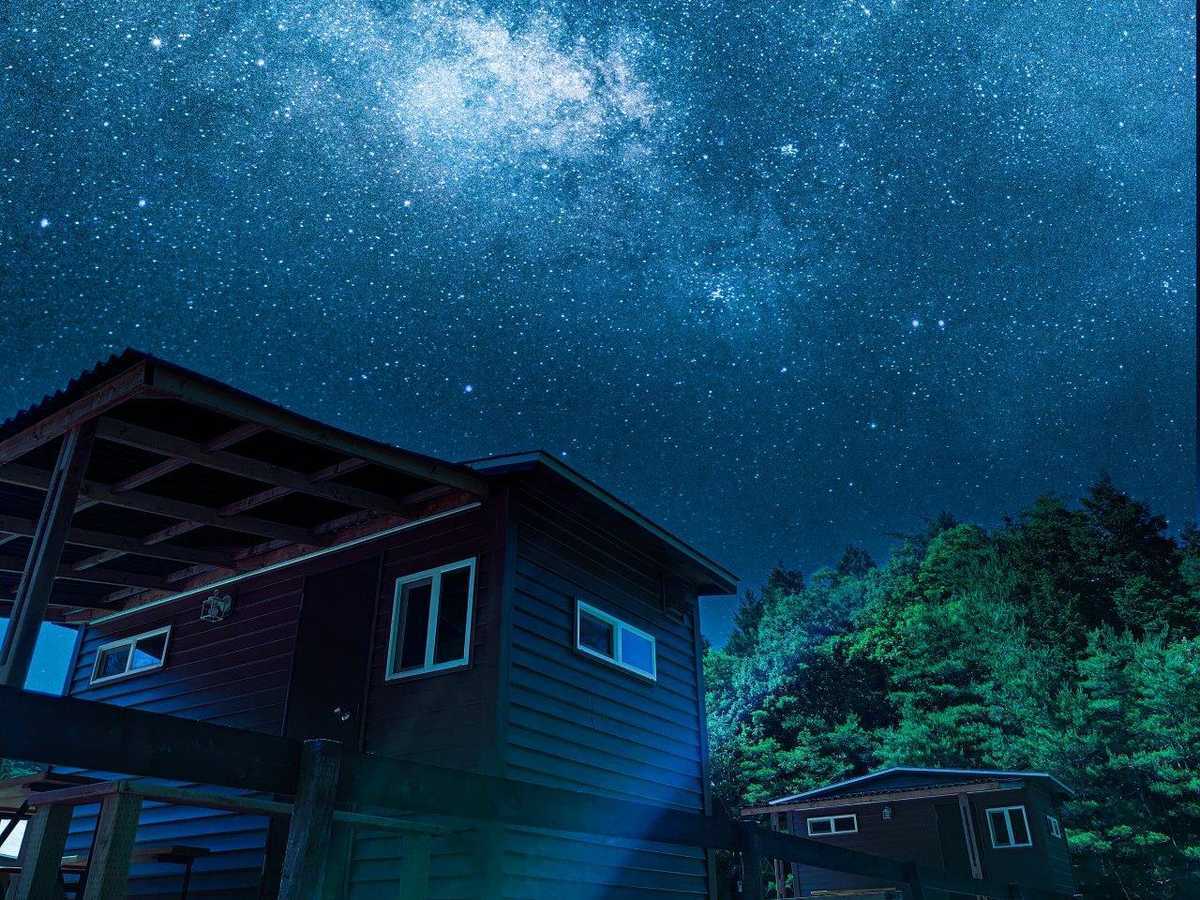 【夜空】満点の星空に感動すること間違いなし!空がとても近く感じられますよ♪
