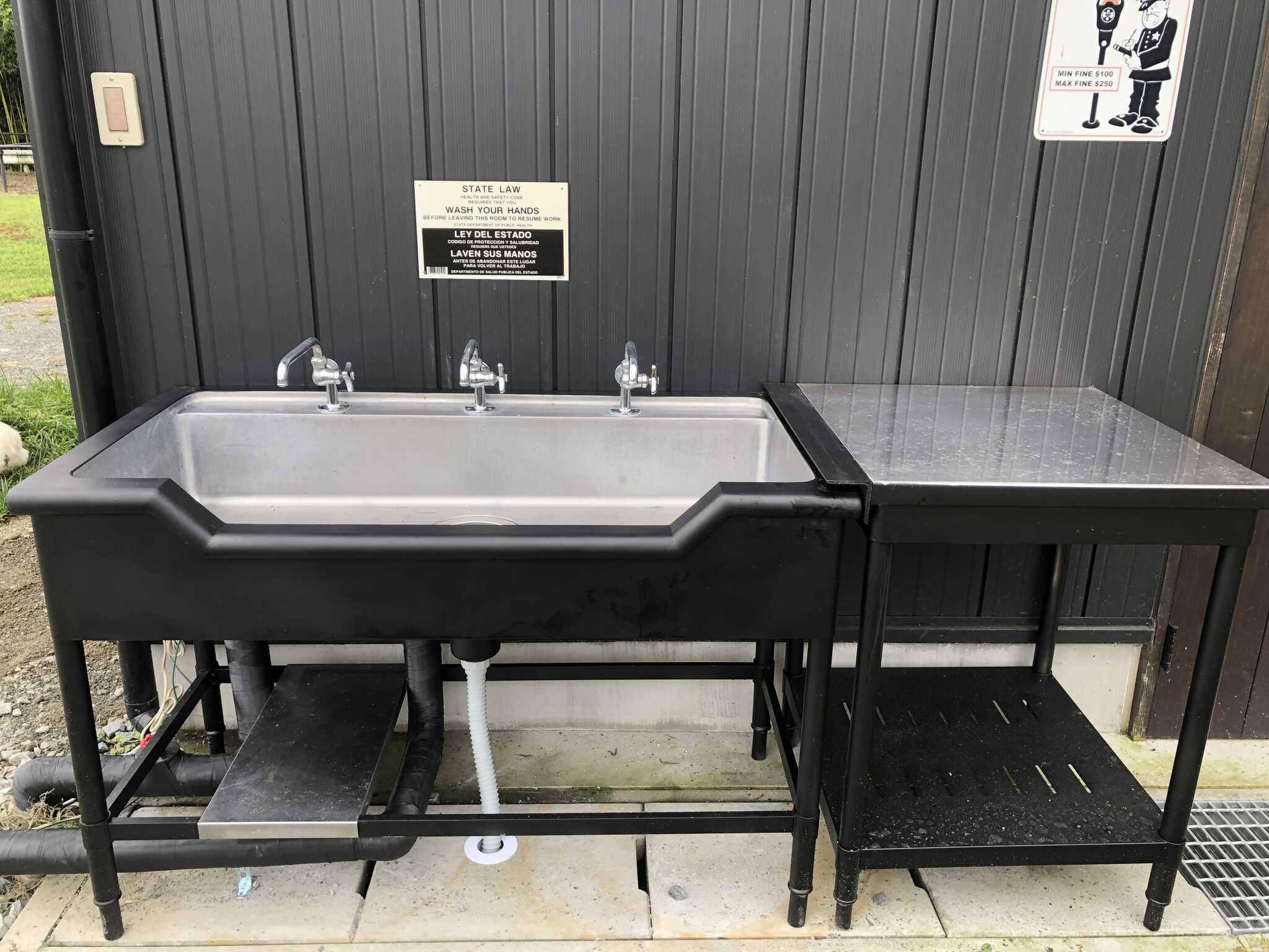 水とお湯が出る水道です。