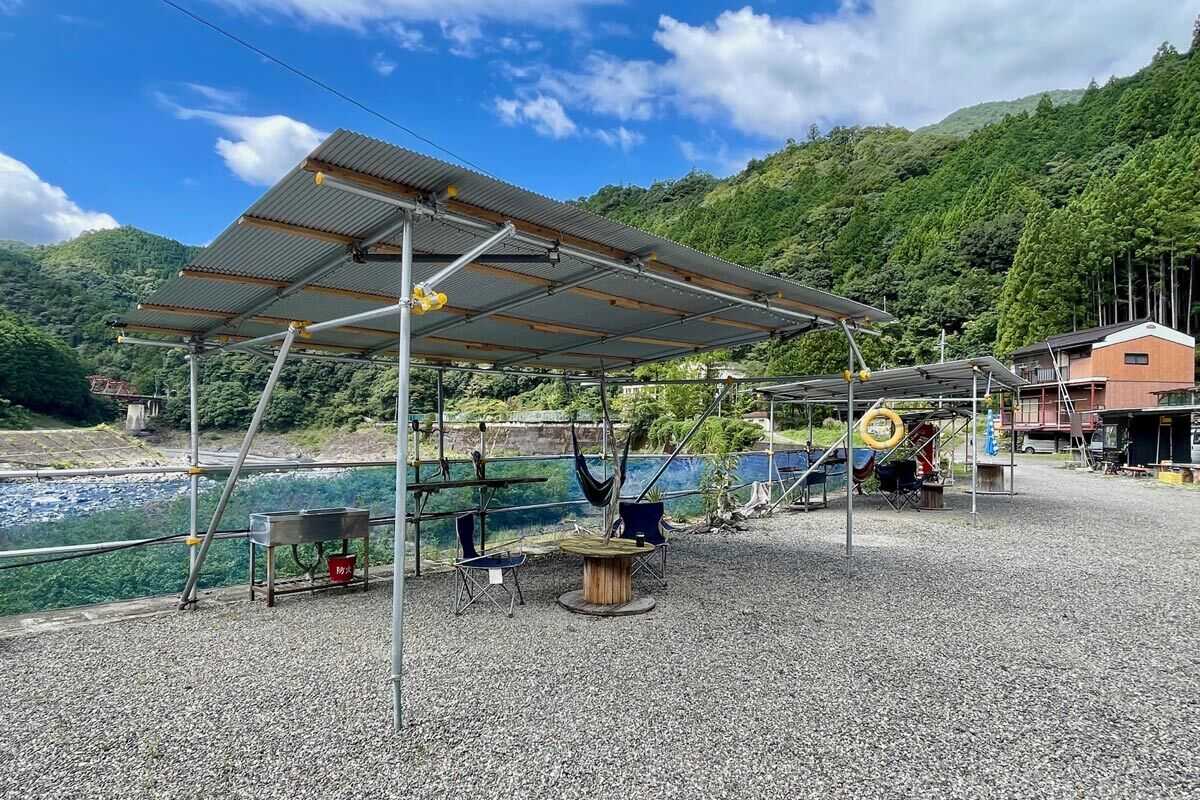雨の日も安心な屋根付きサイトもご用意