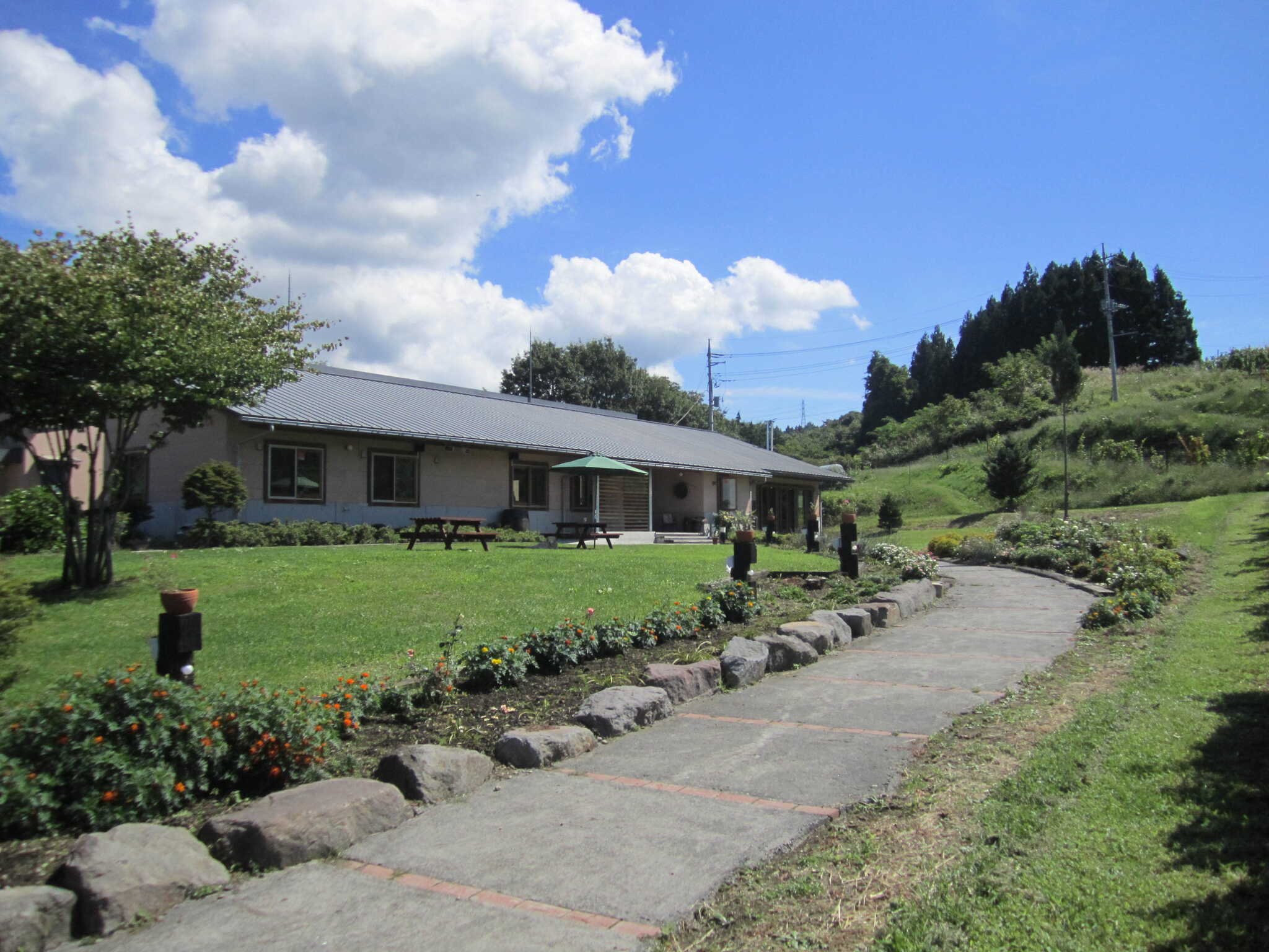 奥利根ワイナリー直営 Camp in the vineyards