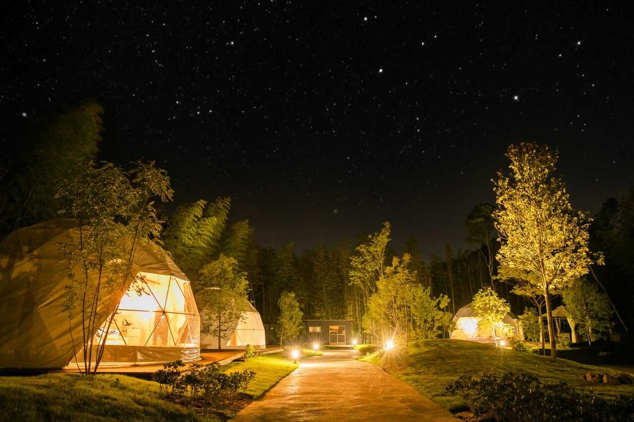 グランピングサイト(全5サイト)夜風景は雰囲気満点です♪
