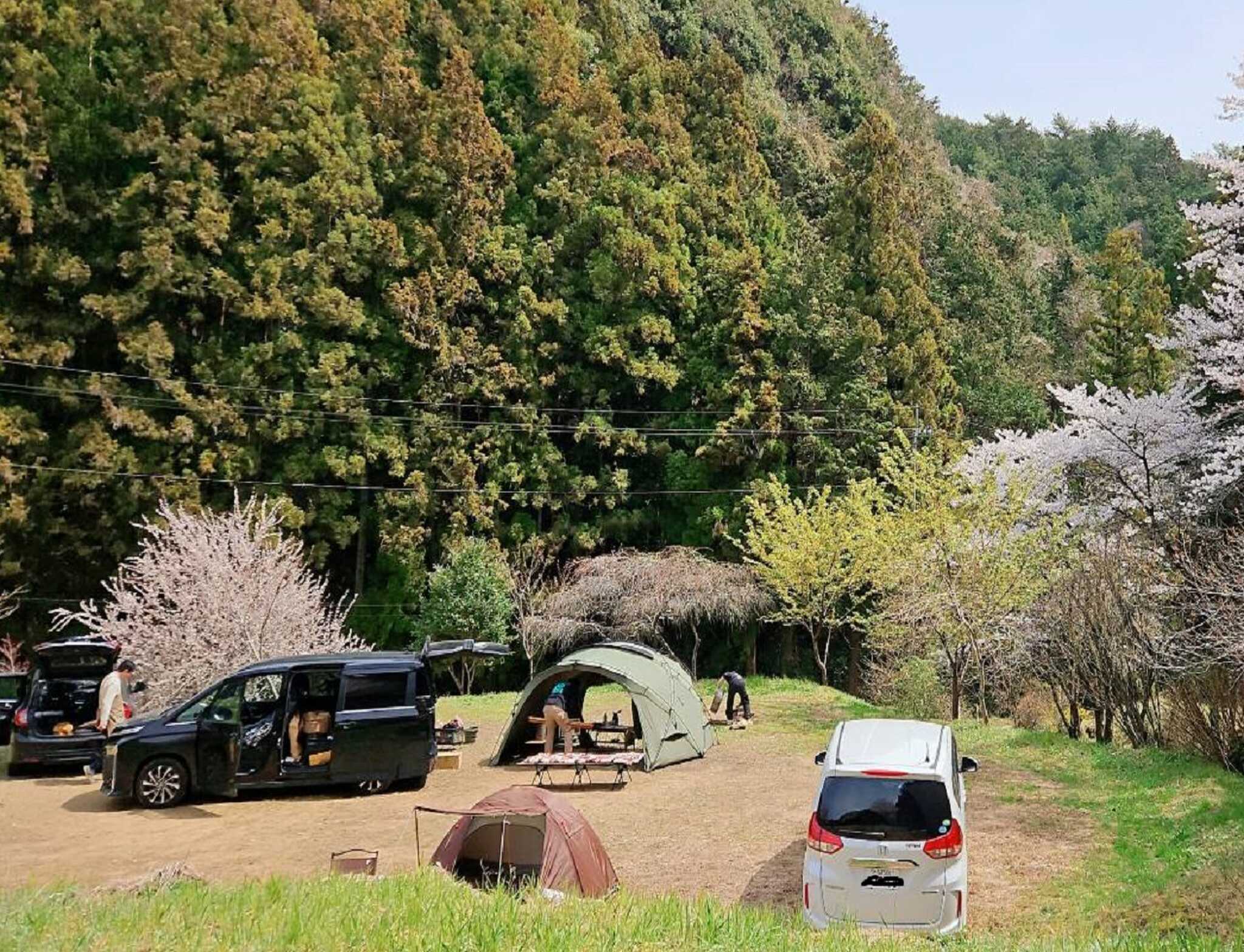 近くに民家等も無いので、車の音とか気になる方や、少数組受付なので混雑が気になる方にオススメです。