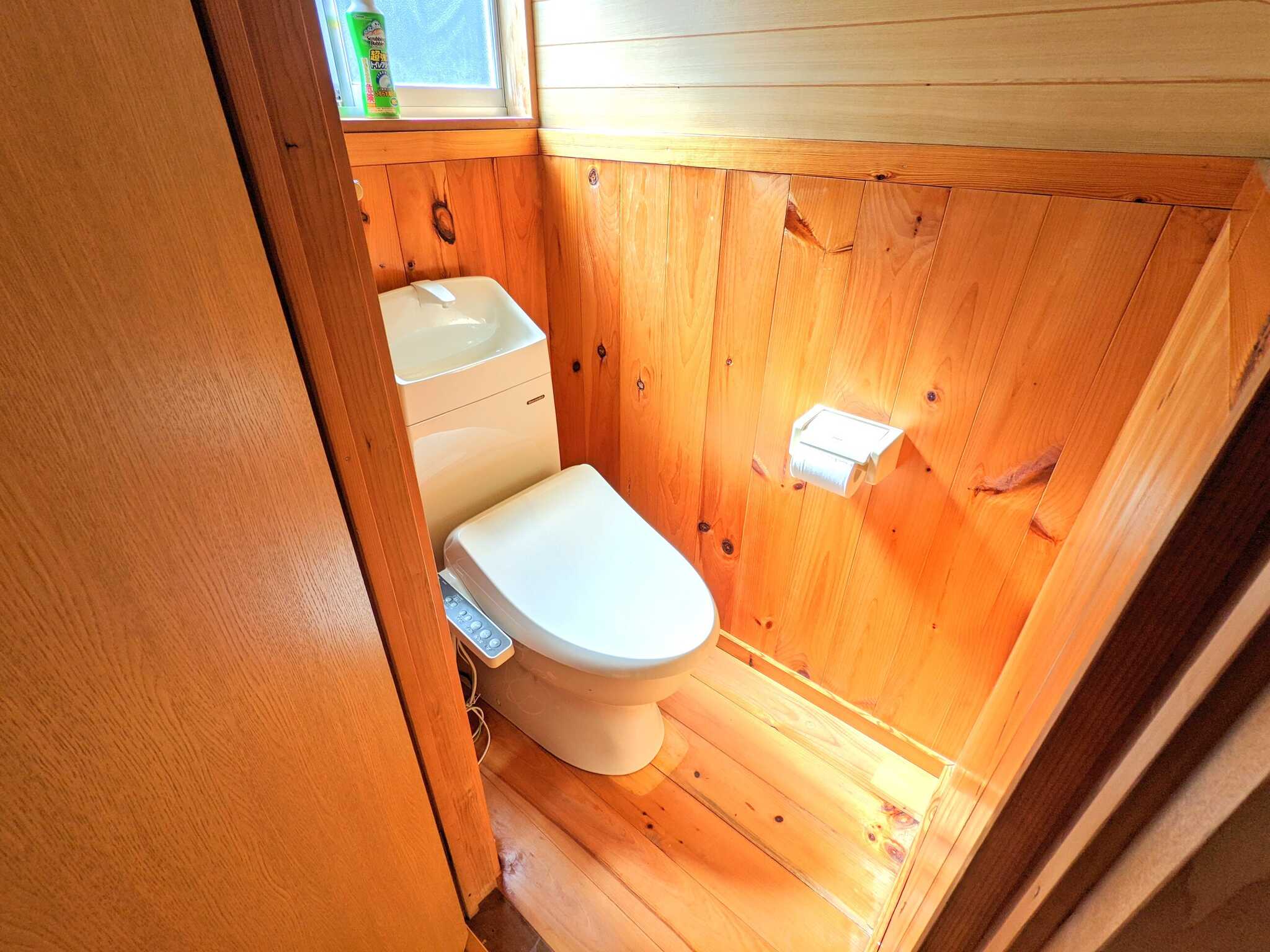 トイレはウォシュレットつきです