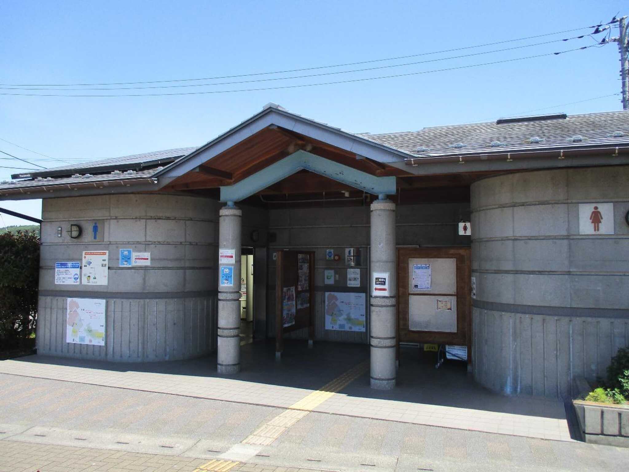 24時間利用できる無料トイレです。道の駅に併設しています。