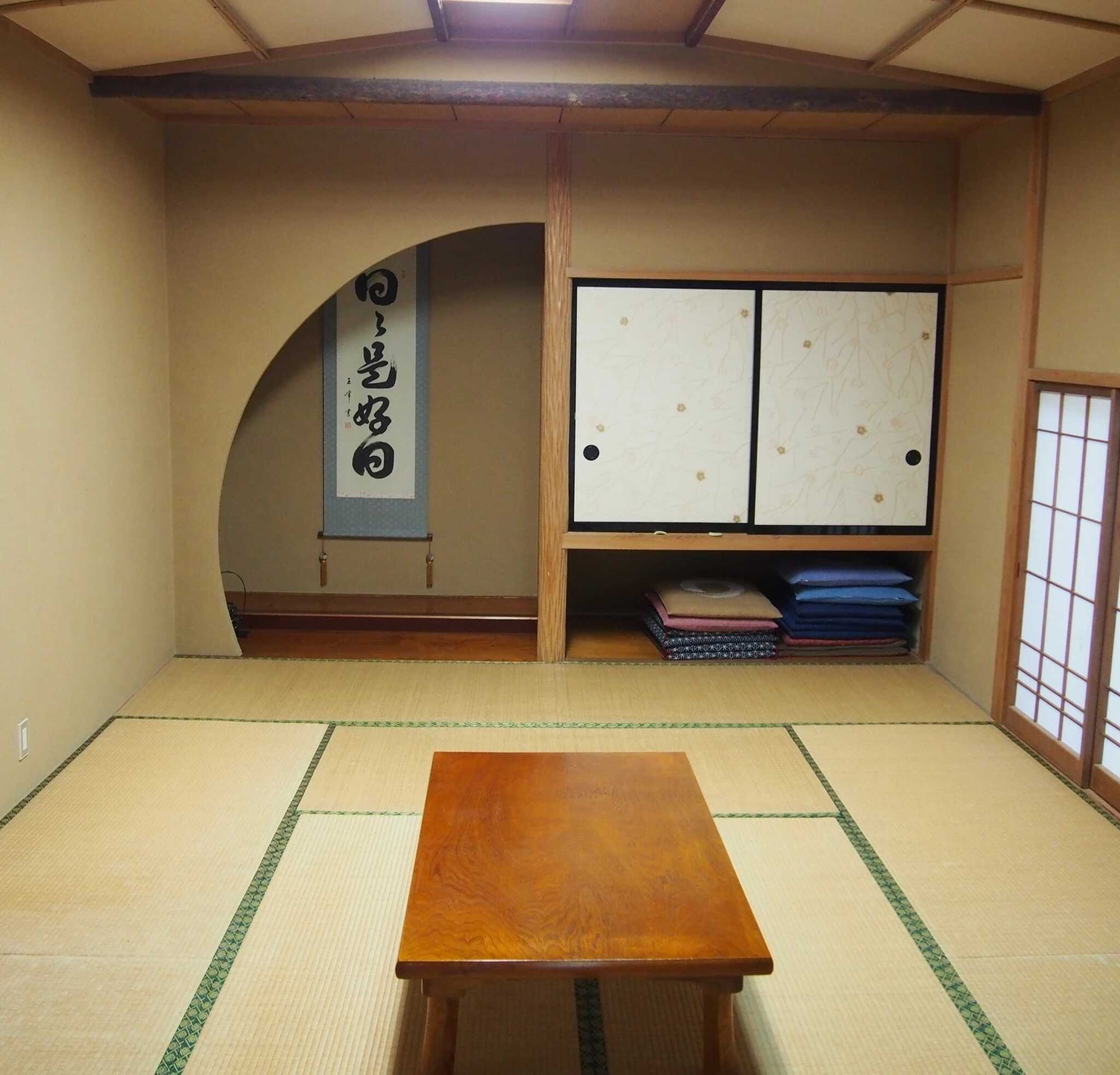 お休み処 茶室とは別棟になります。 悪天候、キャンプ初心者も安心 ※寝具等はございません
