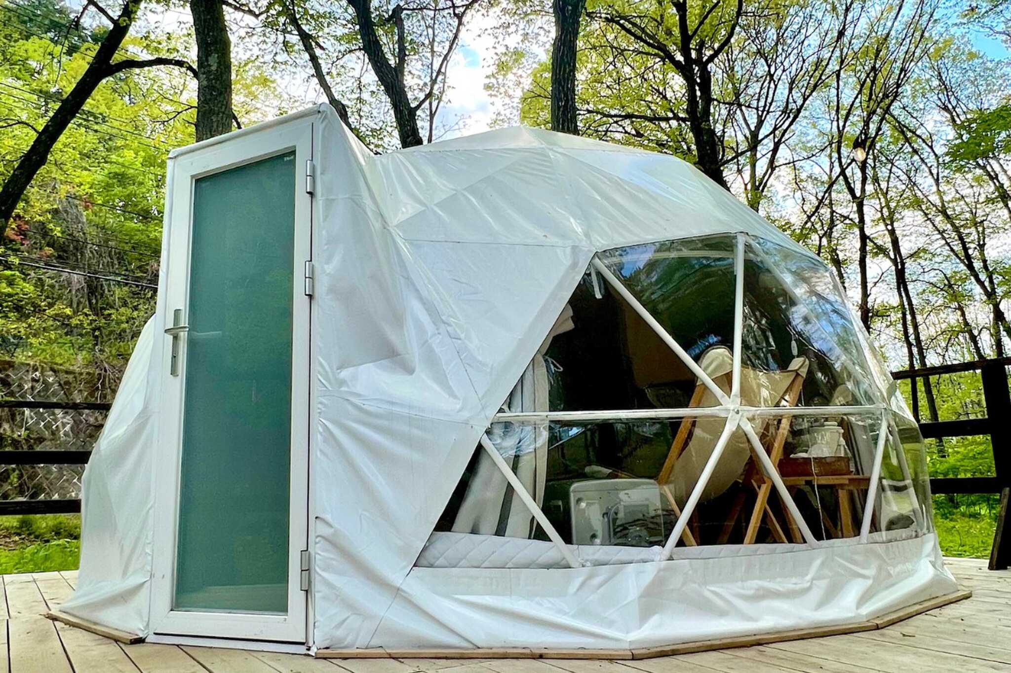 GLAMPINGBASE enCamp