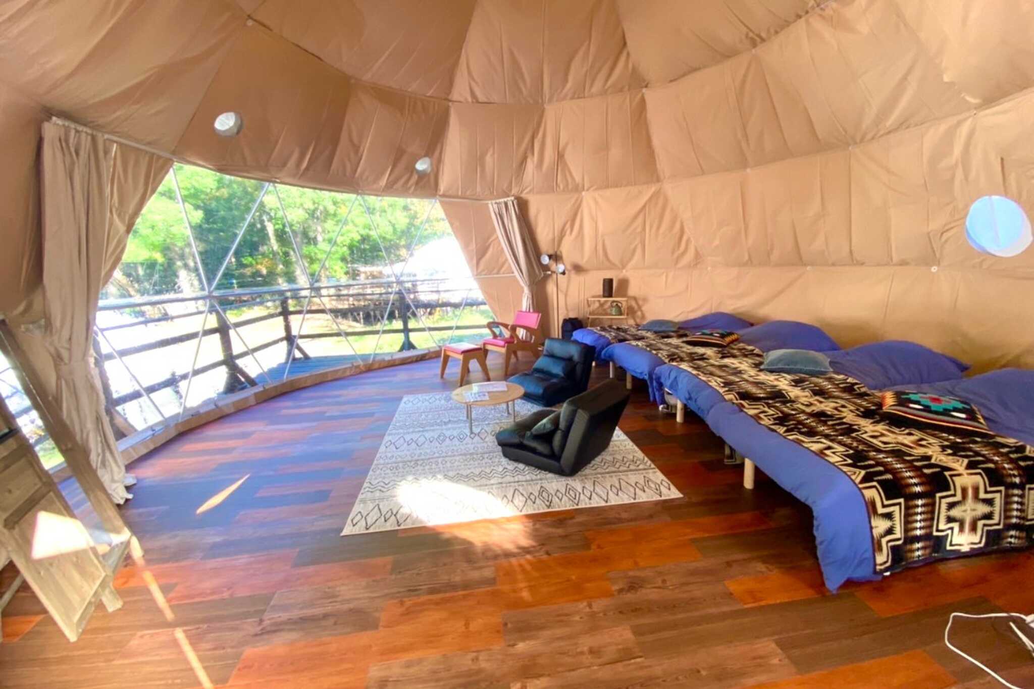 GLAMPINGBASE enCamp