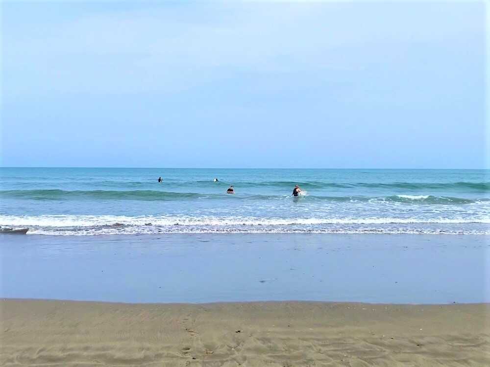 【近い】歩いて3分の片浜の海です!サーフボードやボディボードも貸し出せます!