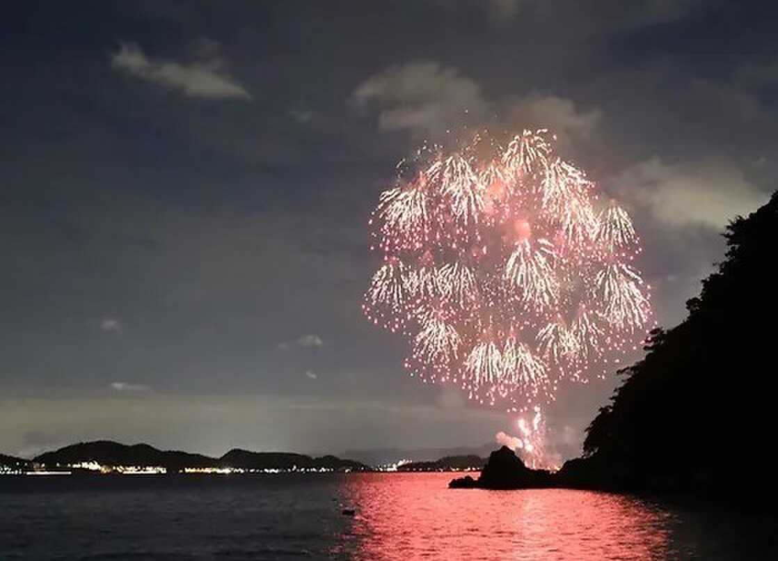 【花火】プライベートビーチから眺めるマリーナシティの花火を堪能!大自然の中で楽しむ夜空のイリュージョン★一日の締めくくりにスペシャルな体験を。