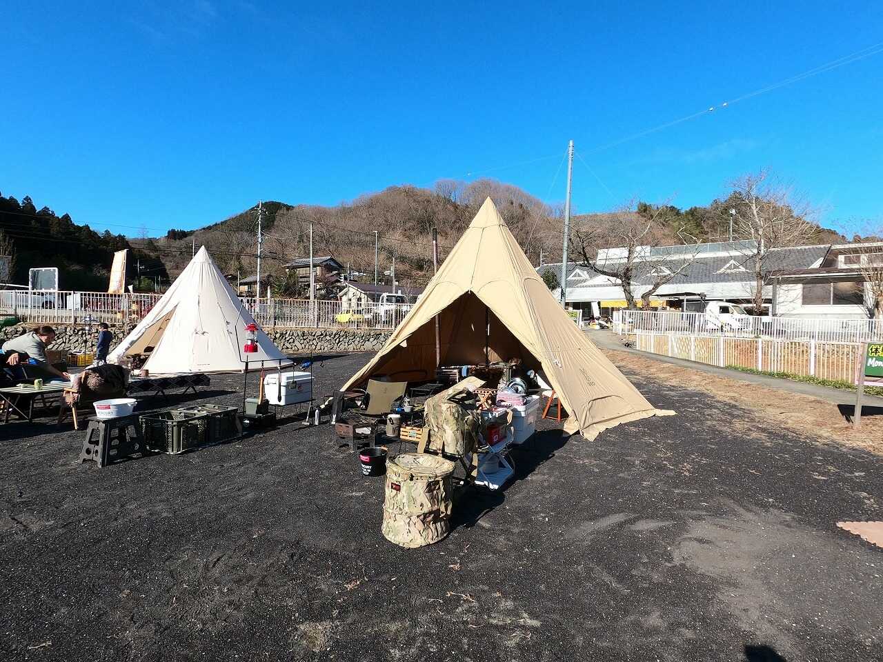 yellow CAMPINGの写真 1枚目