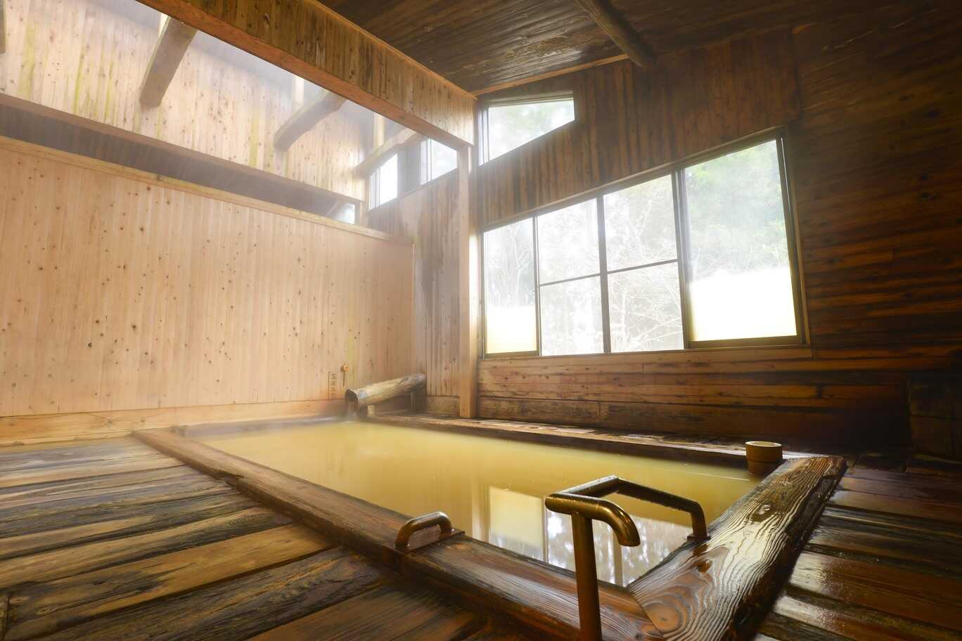 キャンプ中は子安温泉に何度でも無料でご入浴頂けます。