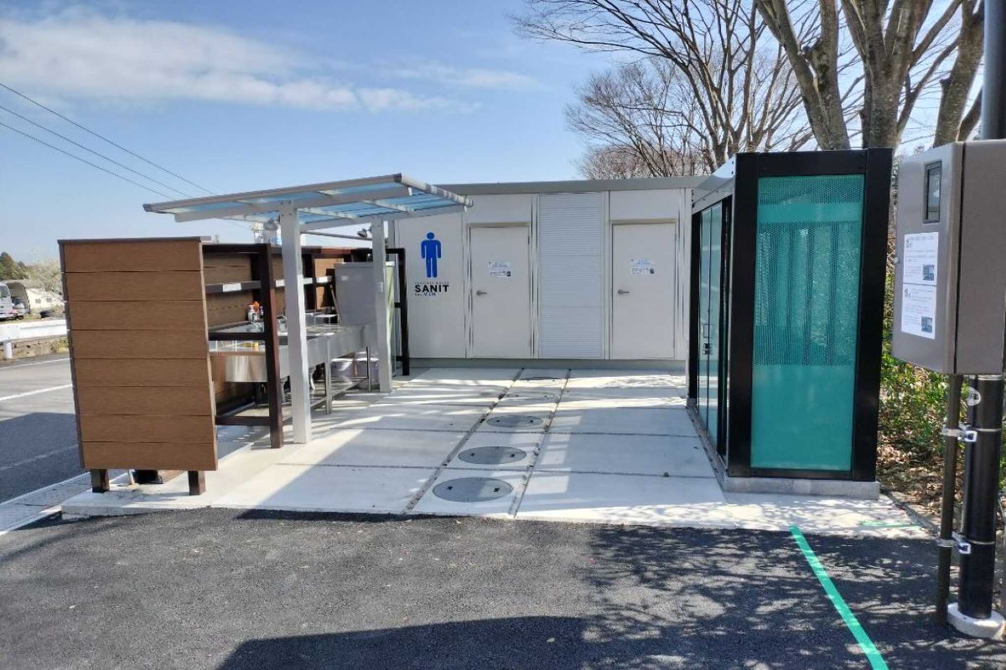 新しいトイレ、炊事場の水回りは、綺麗・清潔です。
