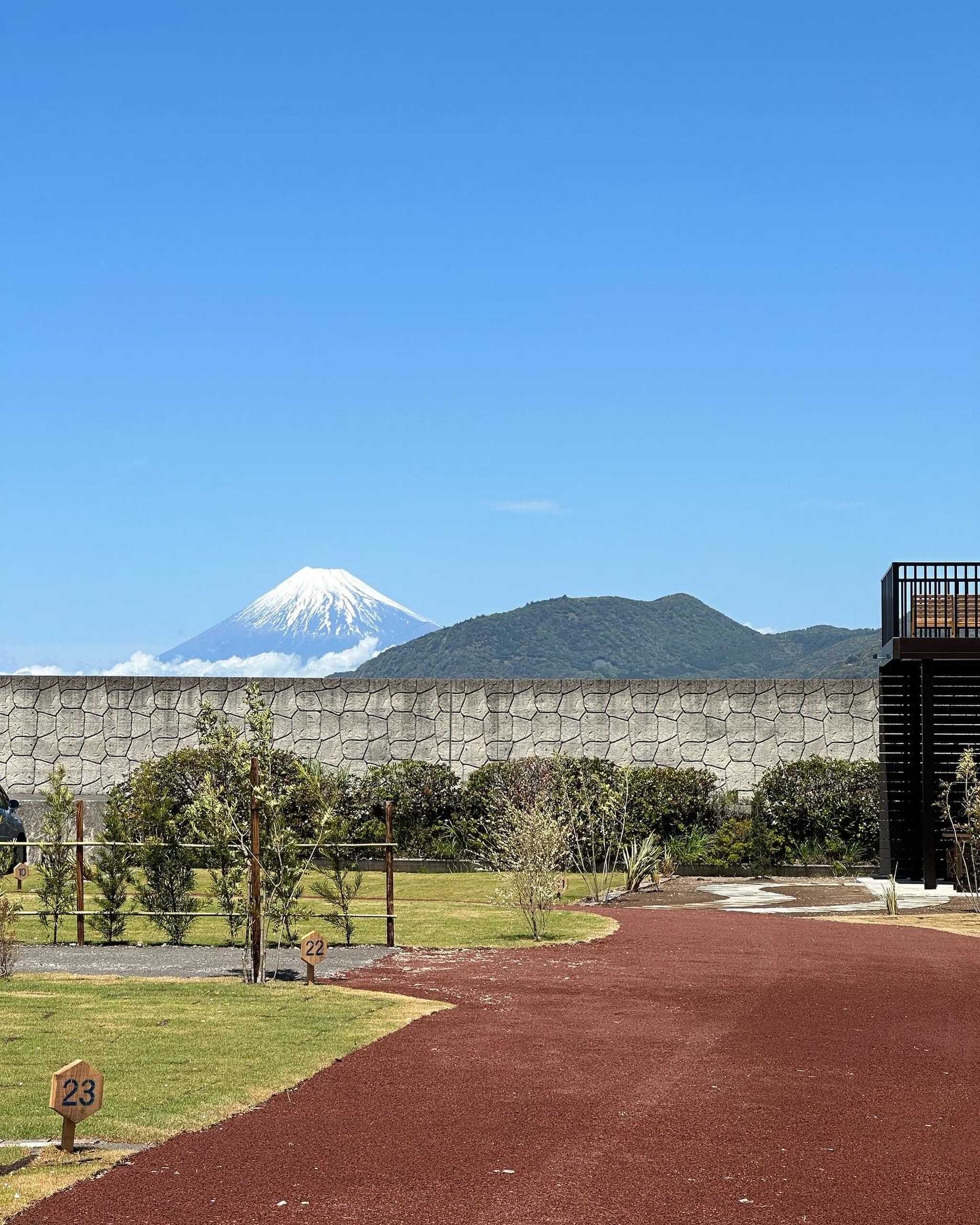 天気がいい日には、サイトから富士山を眺められる!富士山を眺めながらキャンプを楽しんでみてはいかがでしょうか☺︎