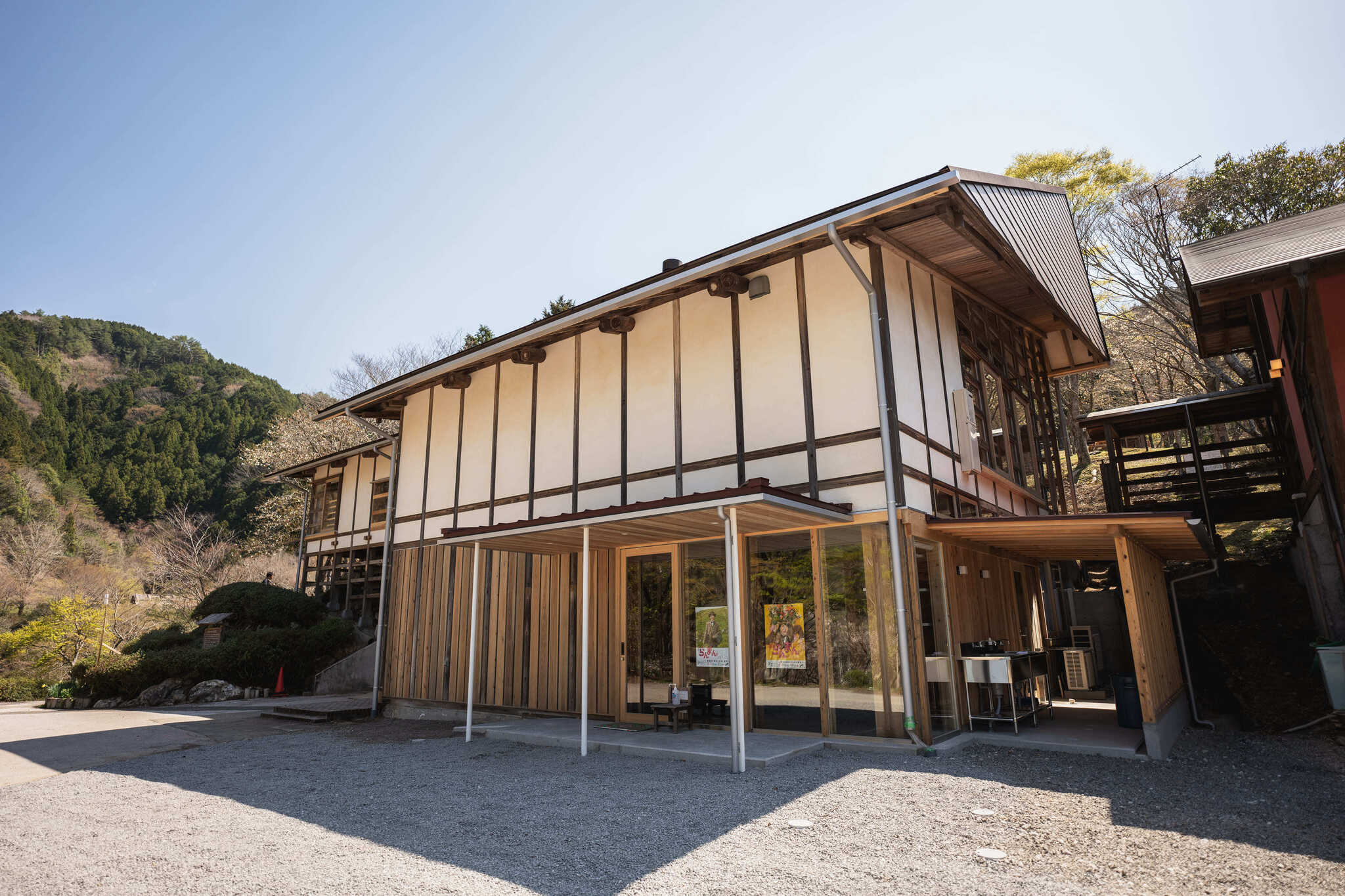 キャンプ場受付棟きつつき学習館はこちら