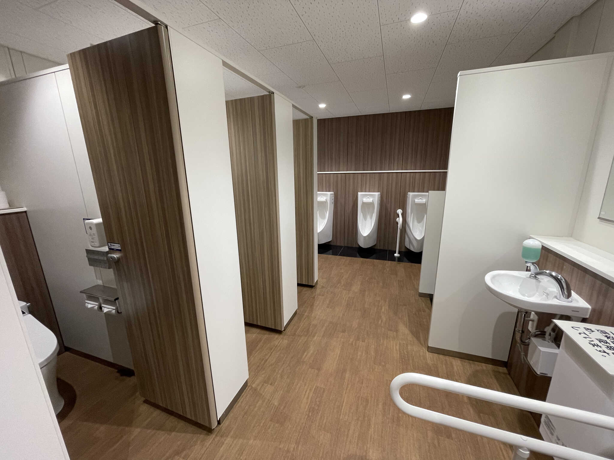 トイレは驚きの綺麗さです!