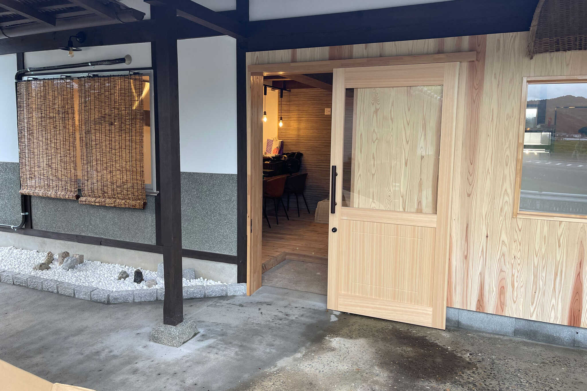 「十割蕎麦 八稜」ぜひご利用ください。