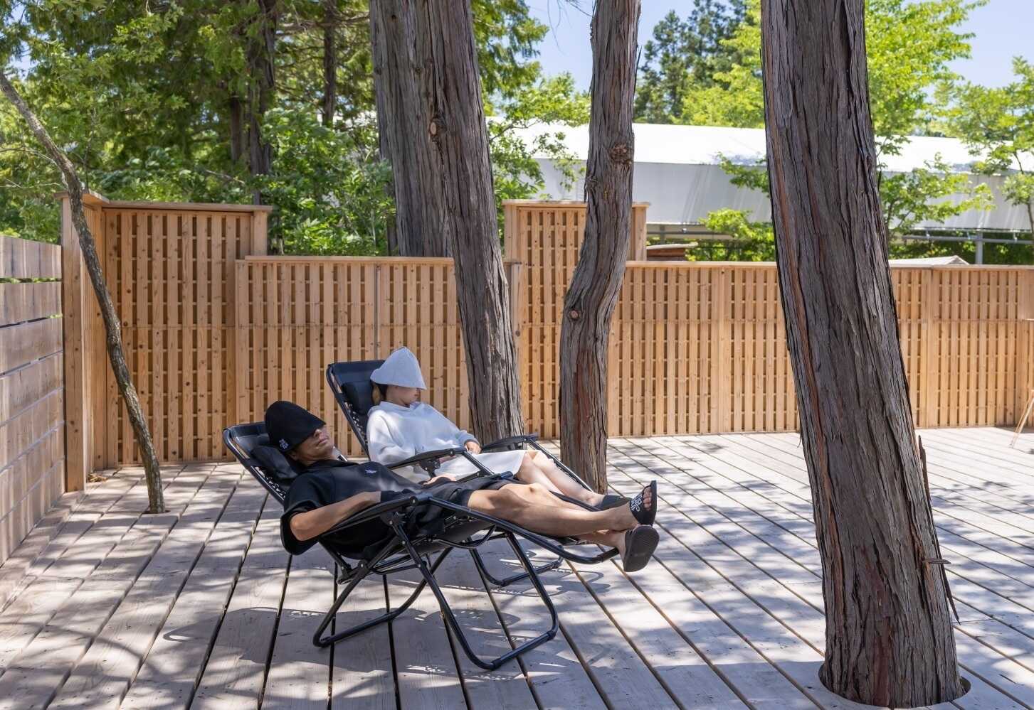 薪ストーブで楽しむ、貸切アウトドアサウナ