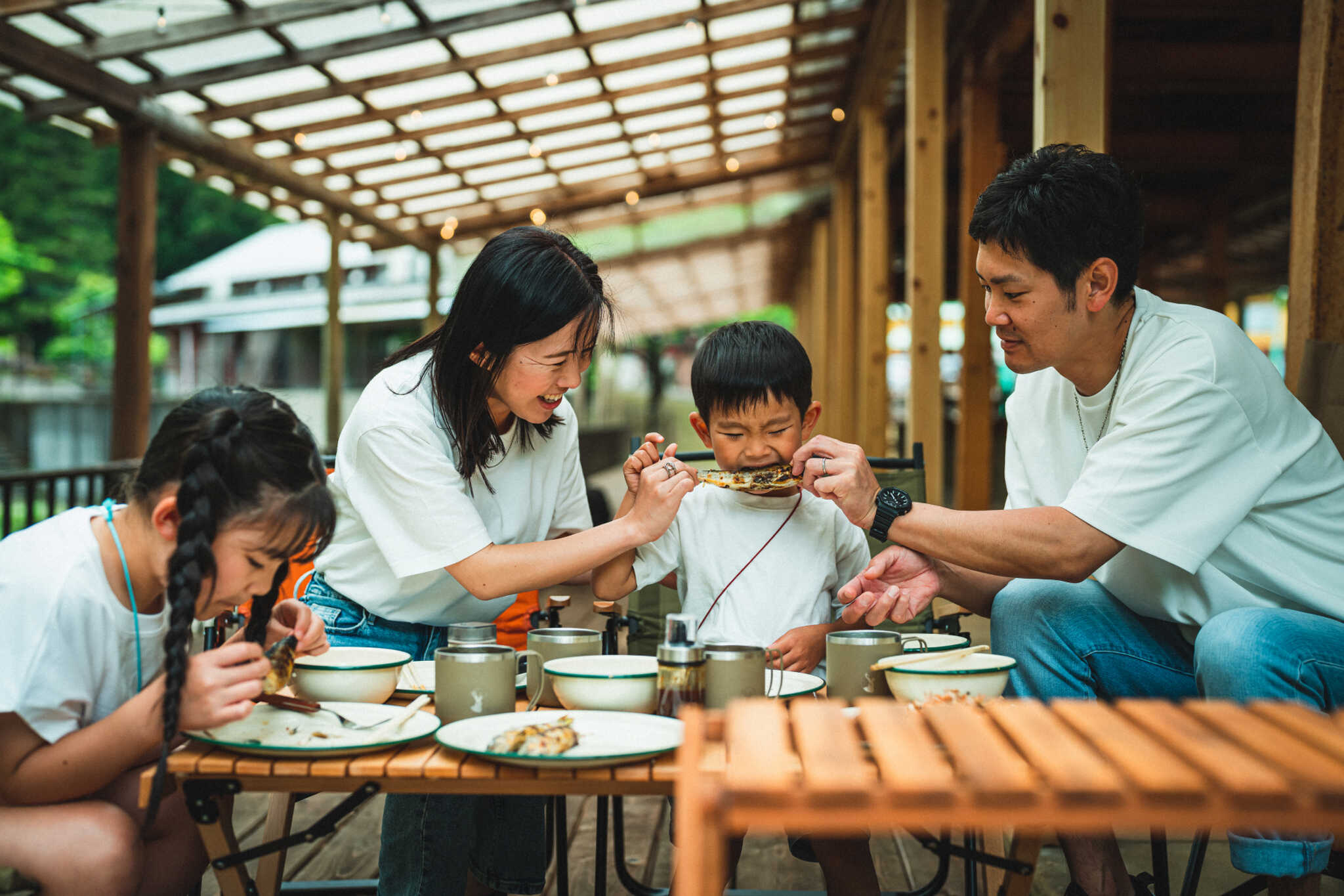 【食べる】アウトドアギアで体験する「手ぶらで本格BBQ」。選べる4種のBBQメニュー。