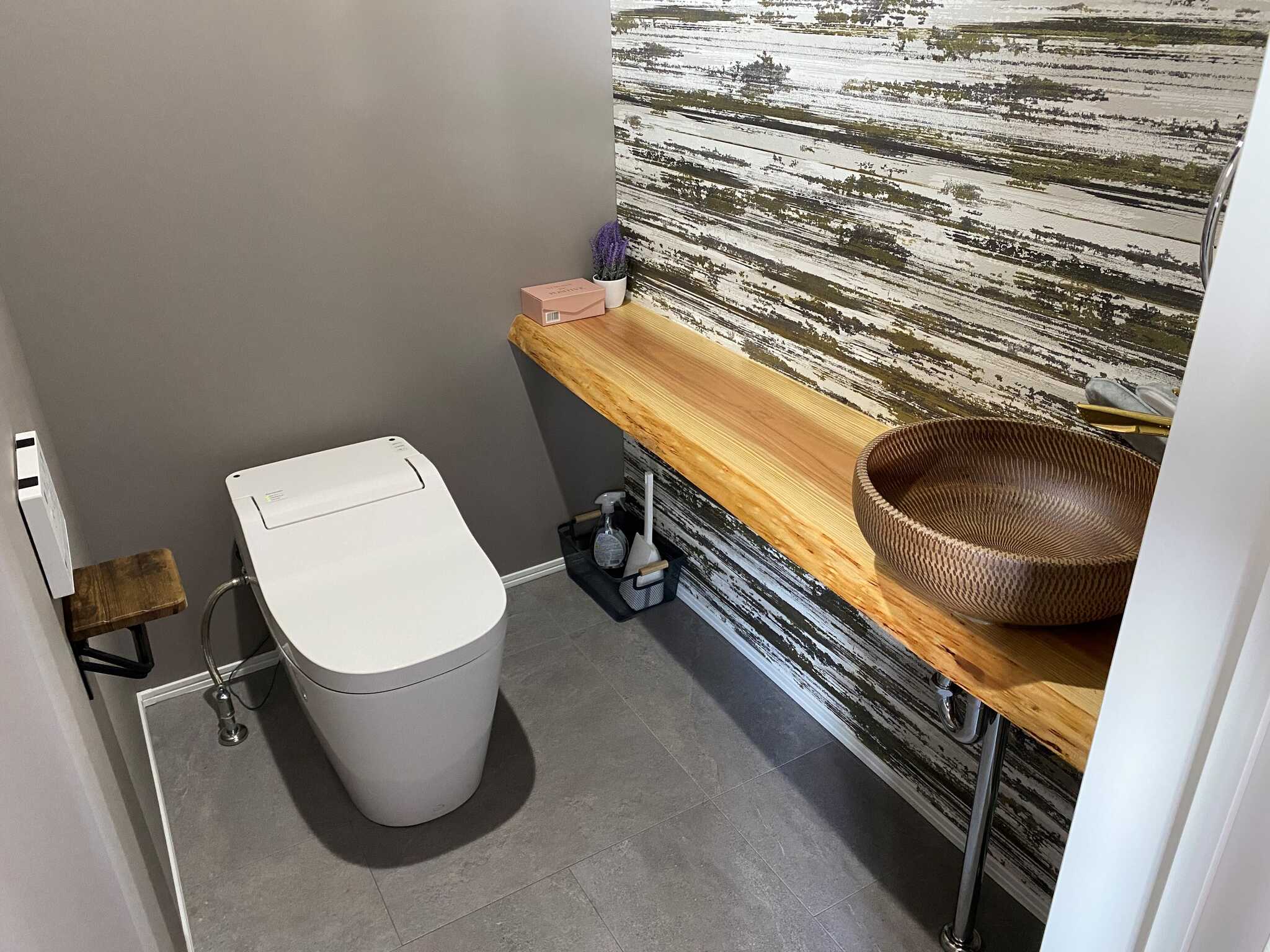 ウォシュレット付の広いトイレです。