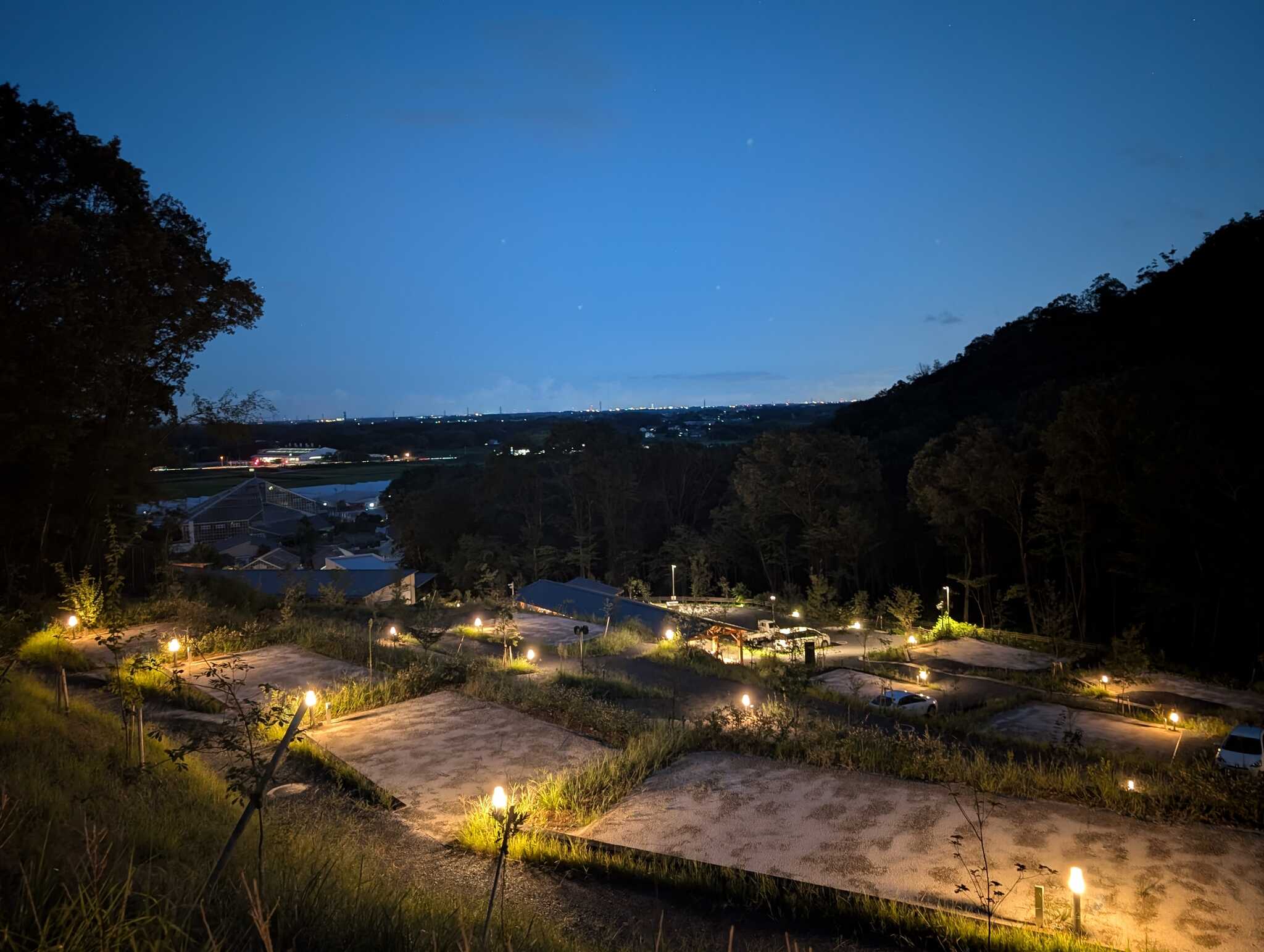 夜は夜景を見ながら、静かなみかも山をお楽しみ下さい♪