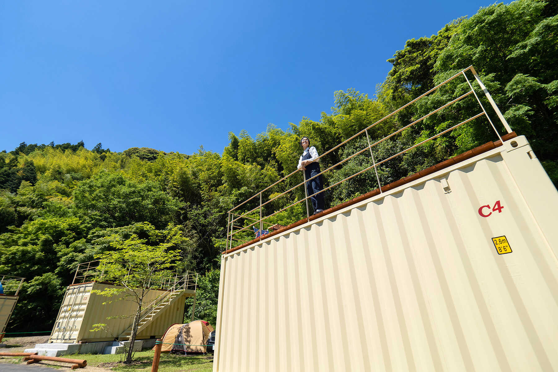びく石山 静かな夜のキャンプ場