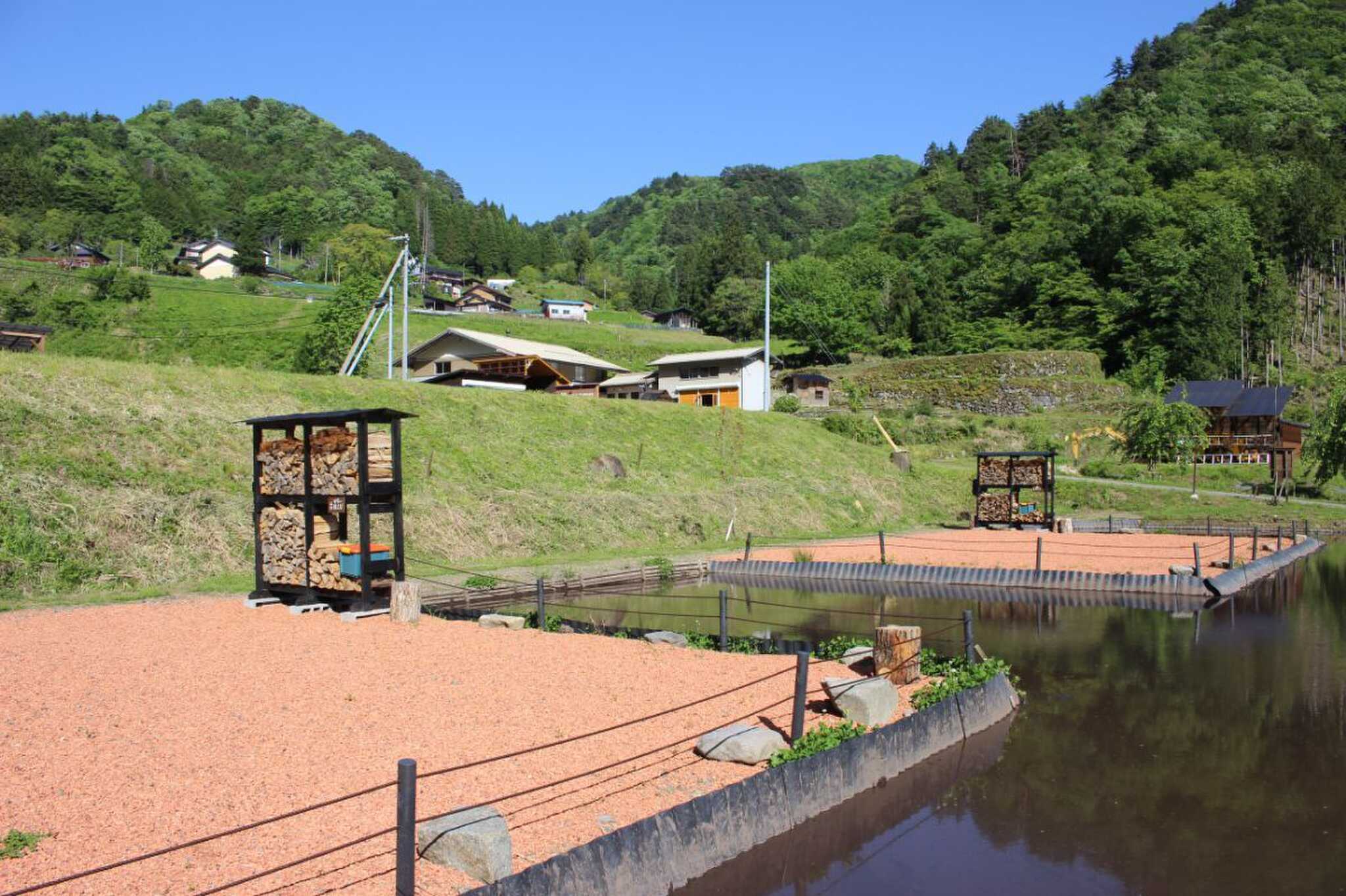 【水はけのよい瓦チップ】雨の日でも汚れを気にせずキャンプをお楽しみいただけます!