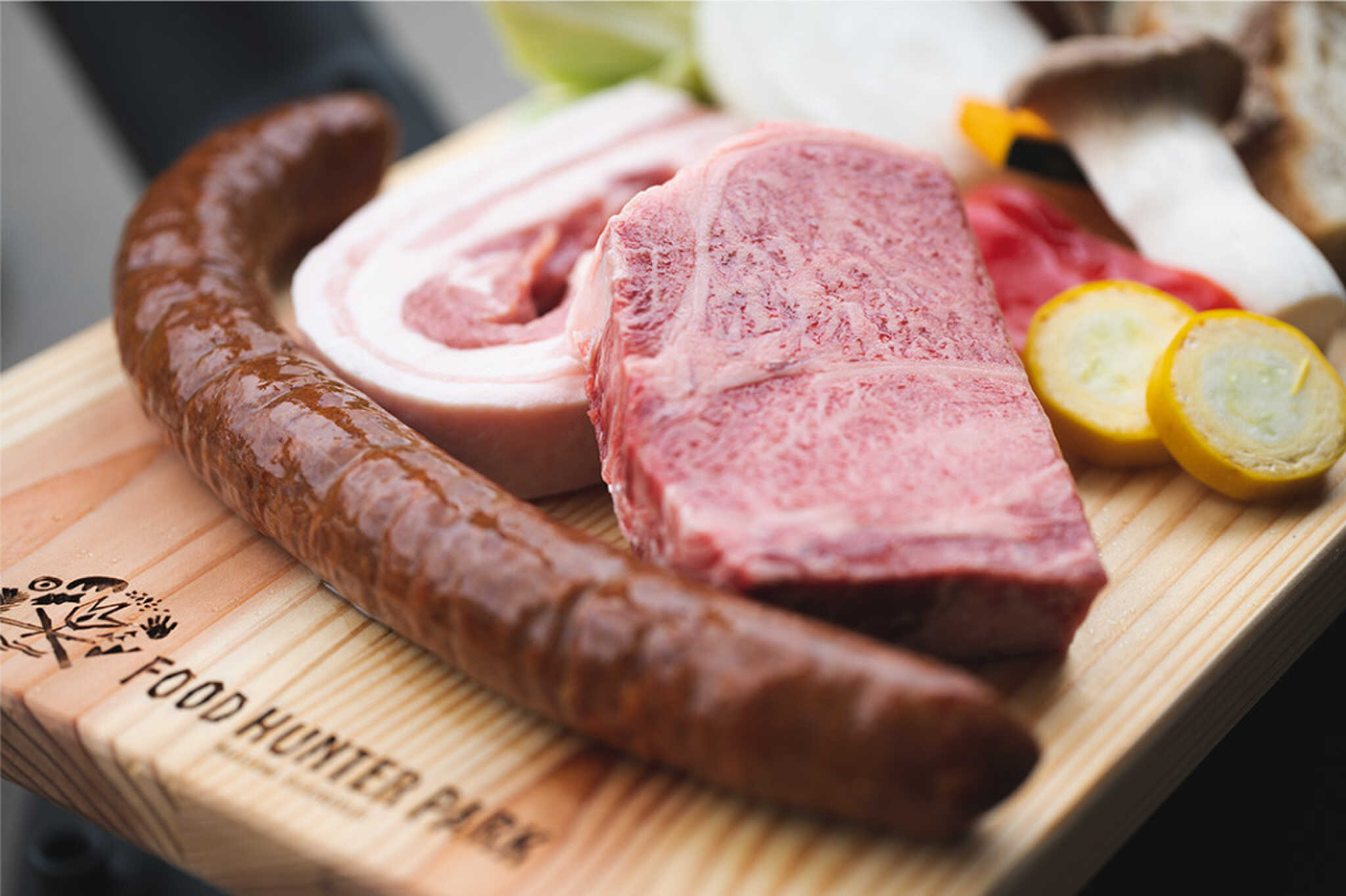和歌山ブランド“熊野牛”のステーキや鹿肉のジビエサルシッチャがおすすめ★Wildで豪快なお肉の他にも色々なメニューをご用意しております!(^^)/