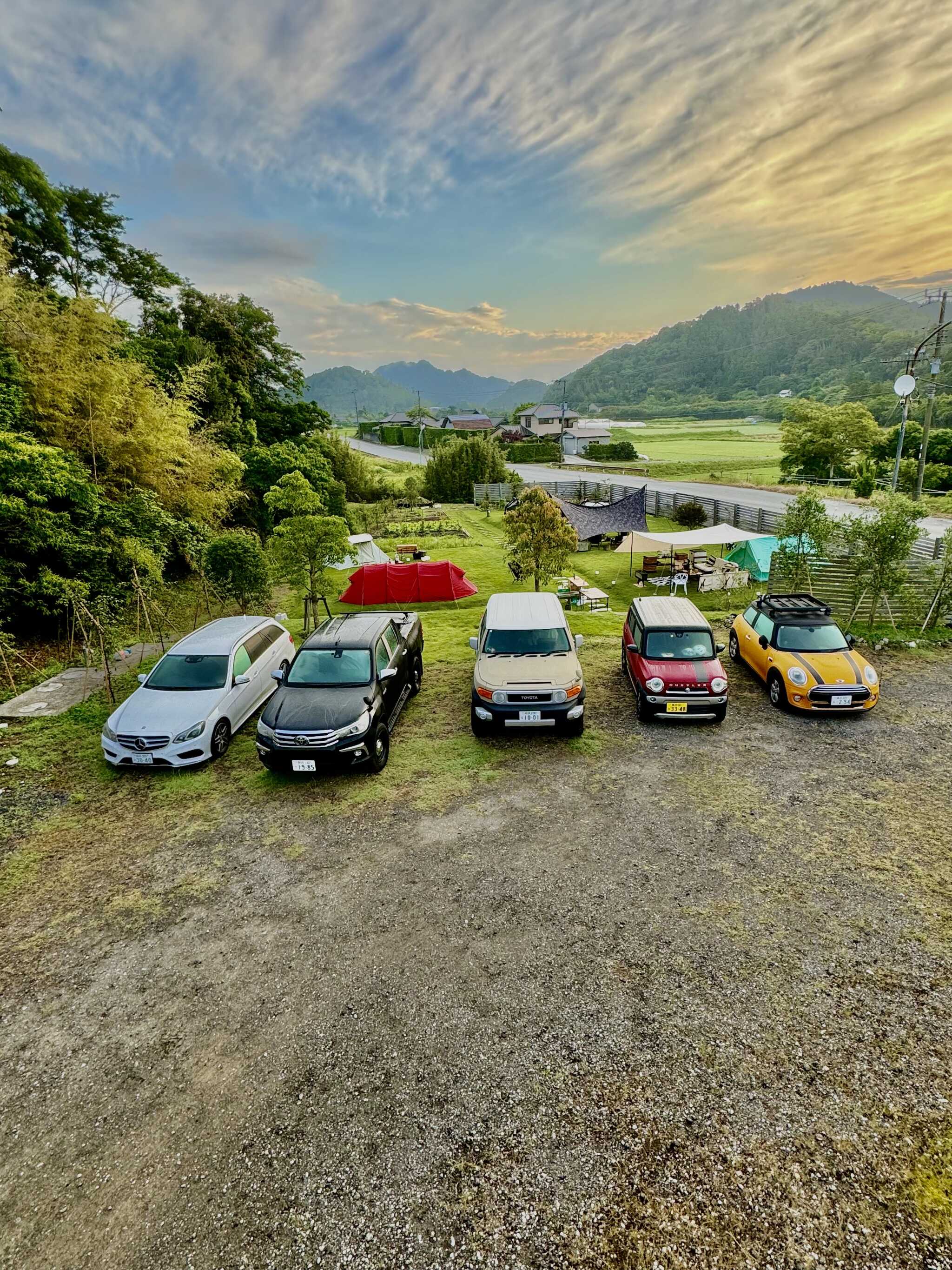 《駐車場》駐車場はサイトのすぐ近くにございますので、荷物の出し入れに便利です。
