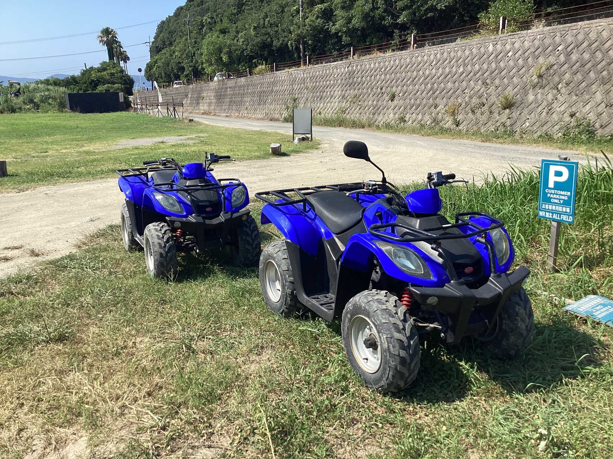 四輪バギーでコース回れます