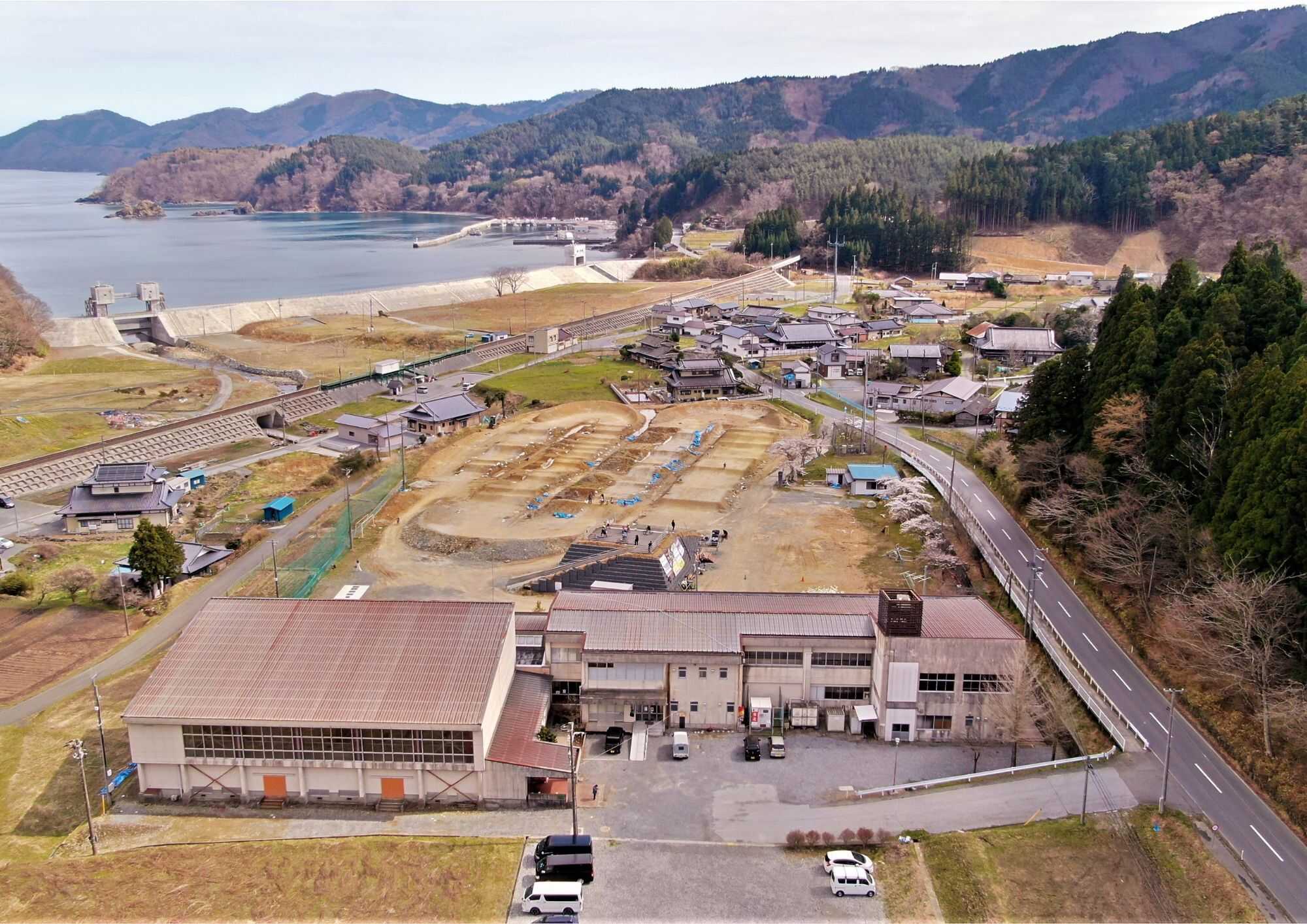 海と山に挟まれた立地