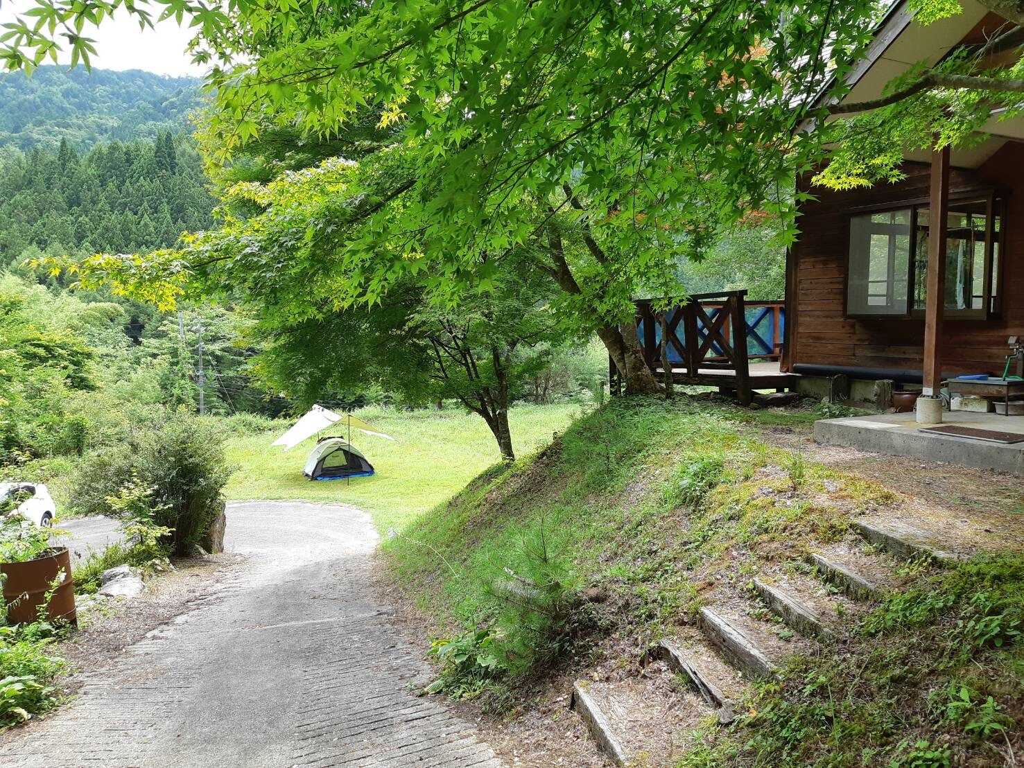 茶臼山山荘キャンプフィールドの写真 2枚目