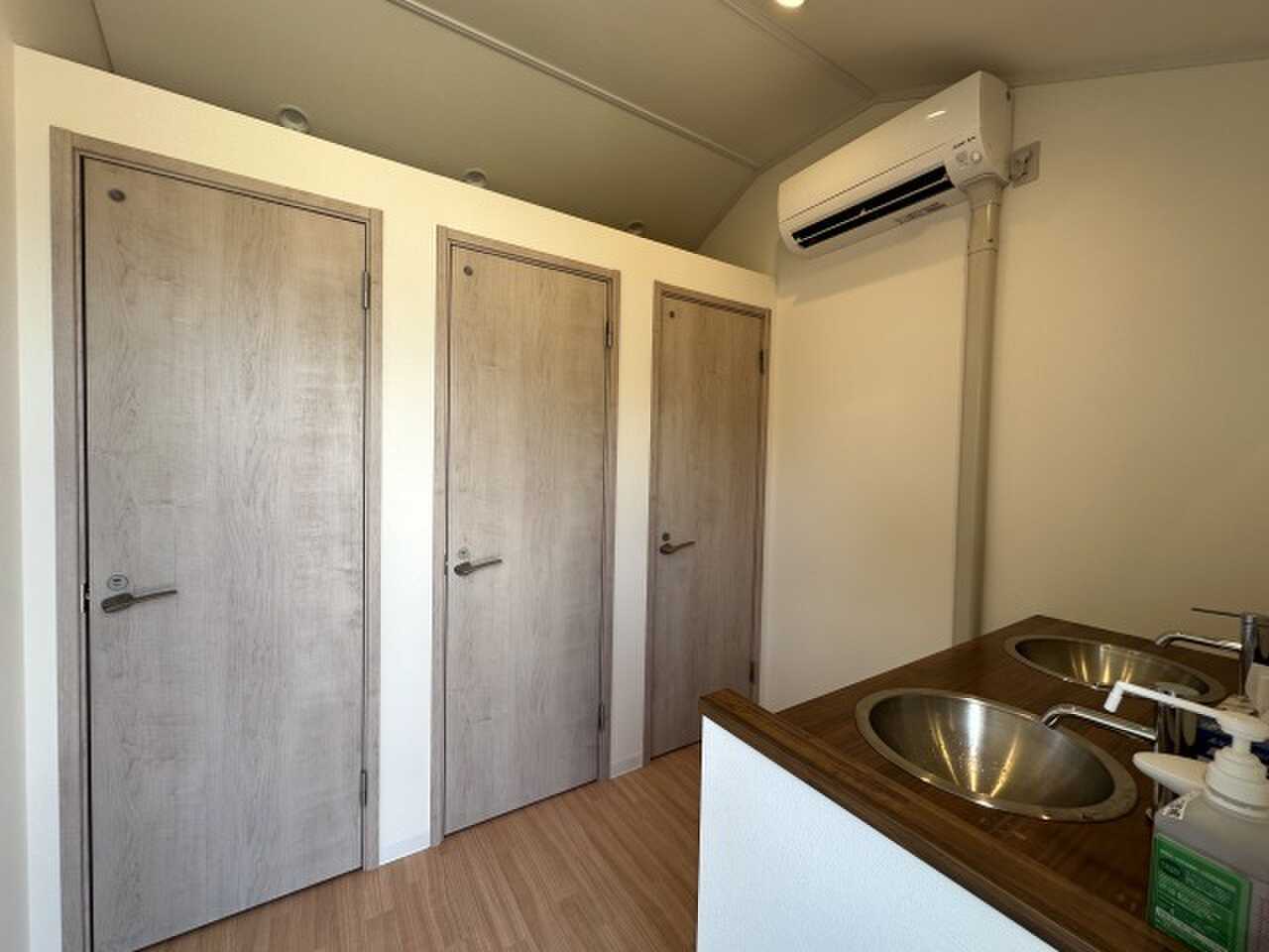 トイレ棟の中