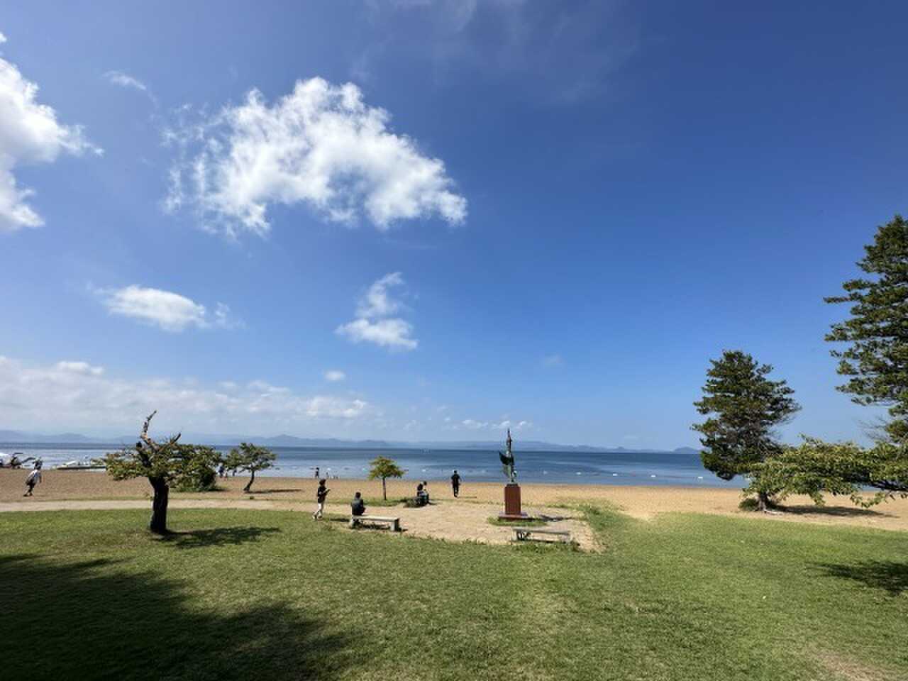 猪苗代湖まで徒歩0分。夏は湖水浴が楽しめます。