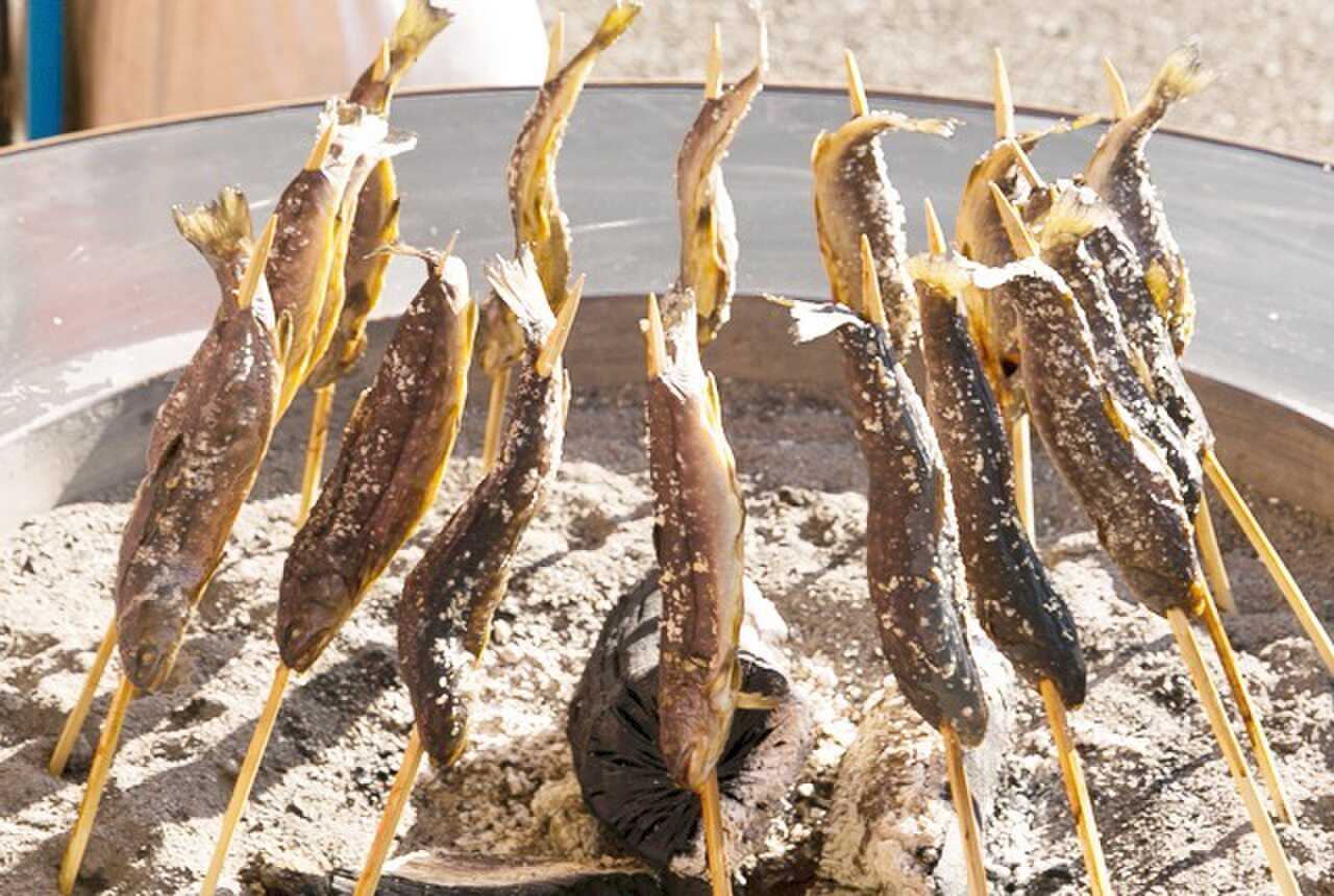 釣った魚は是非、囲炉裏炭焼きで!