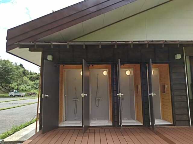 シャワー室も完備!お湯も出て20分500円から!