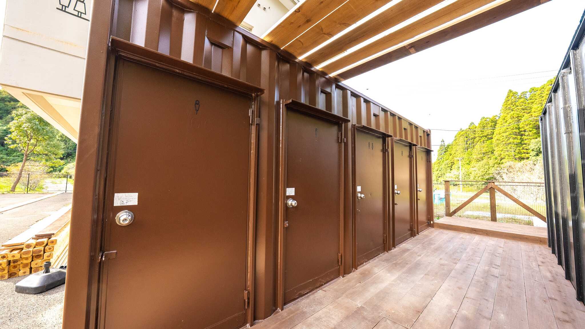 管理棟含め全6か所の男女別トイレが配置されております。