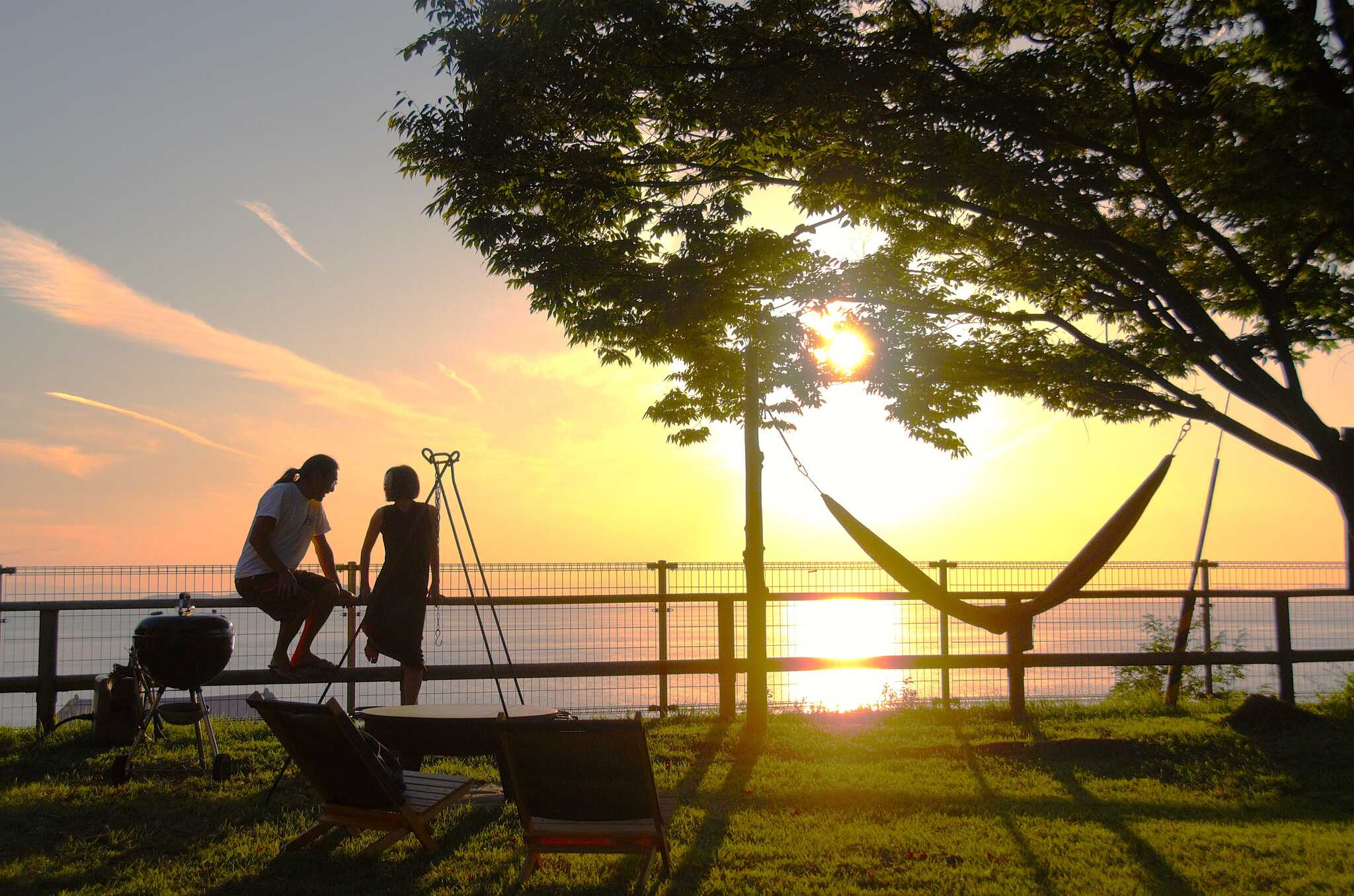 サイトは上下2区画のみ。プライベート感が高く、瀬戸内の夕暮れ時をゆっくりお楽しみいただけます。