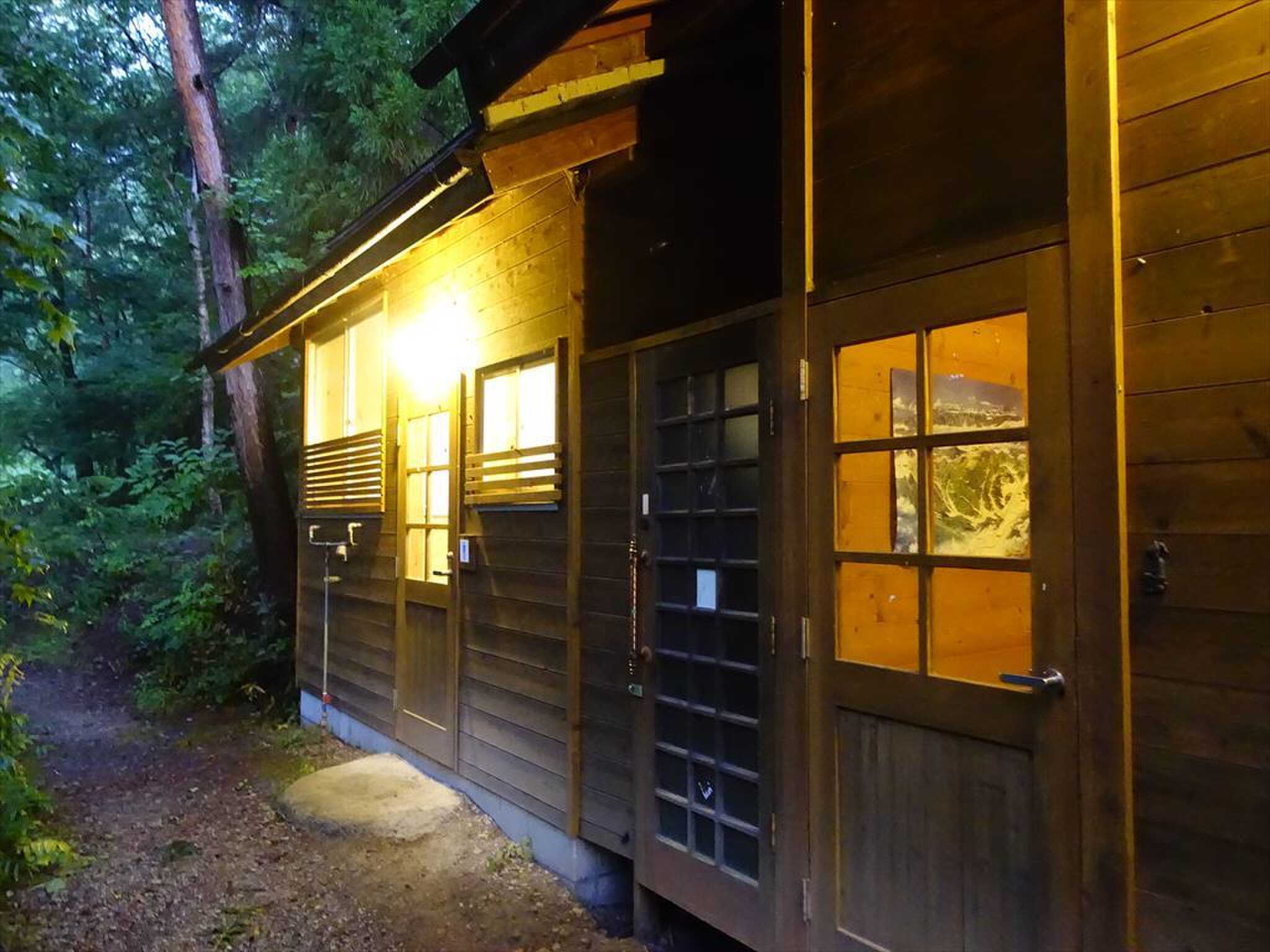 トイレ棟