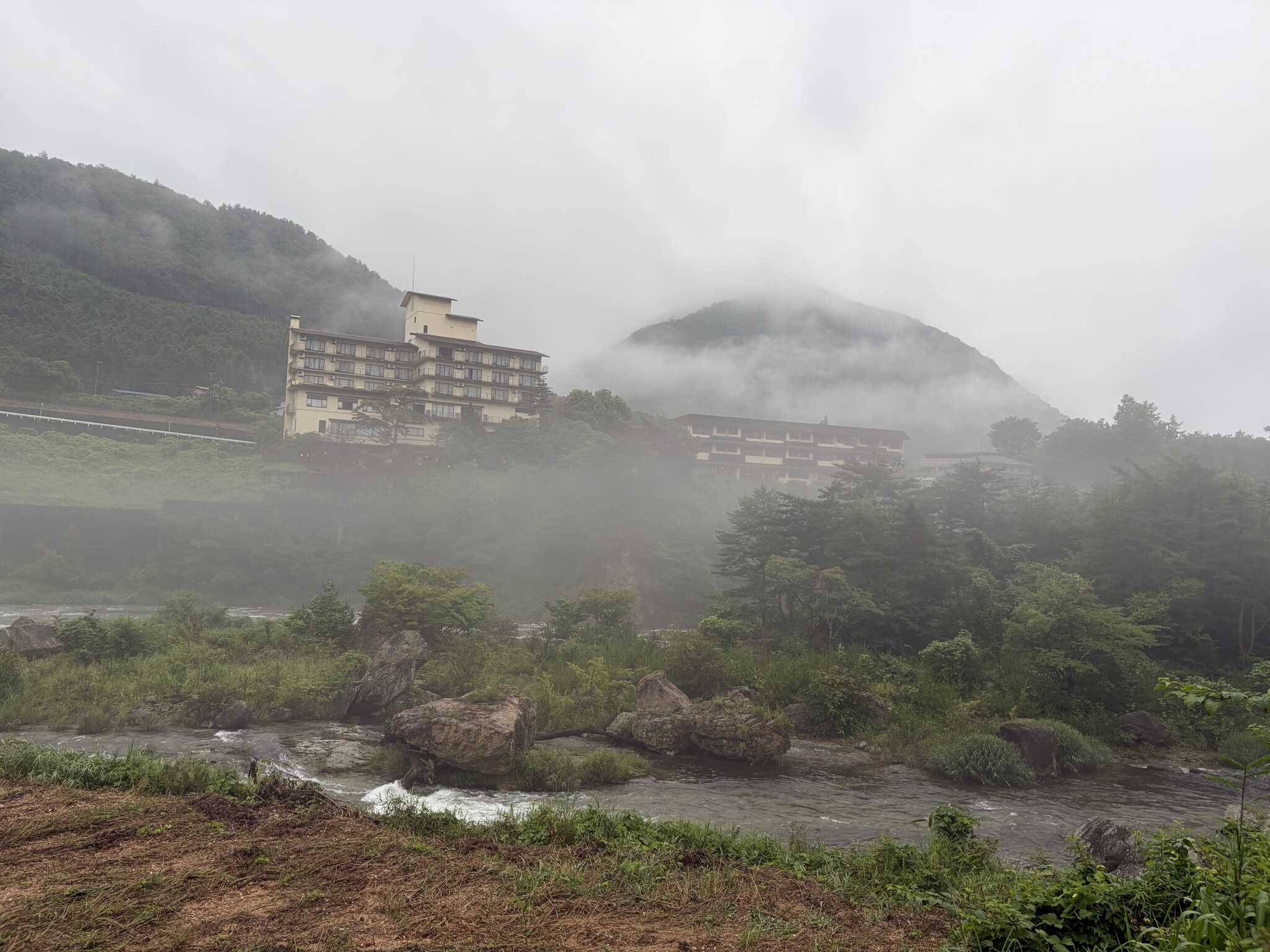 雨上がりの朝も幻想的でした