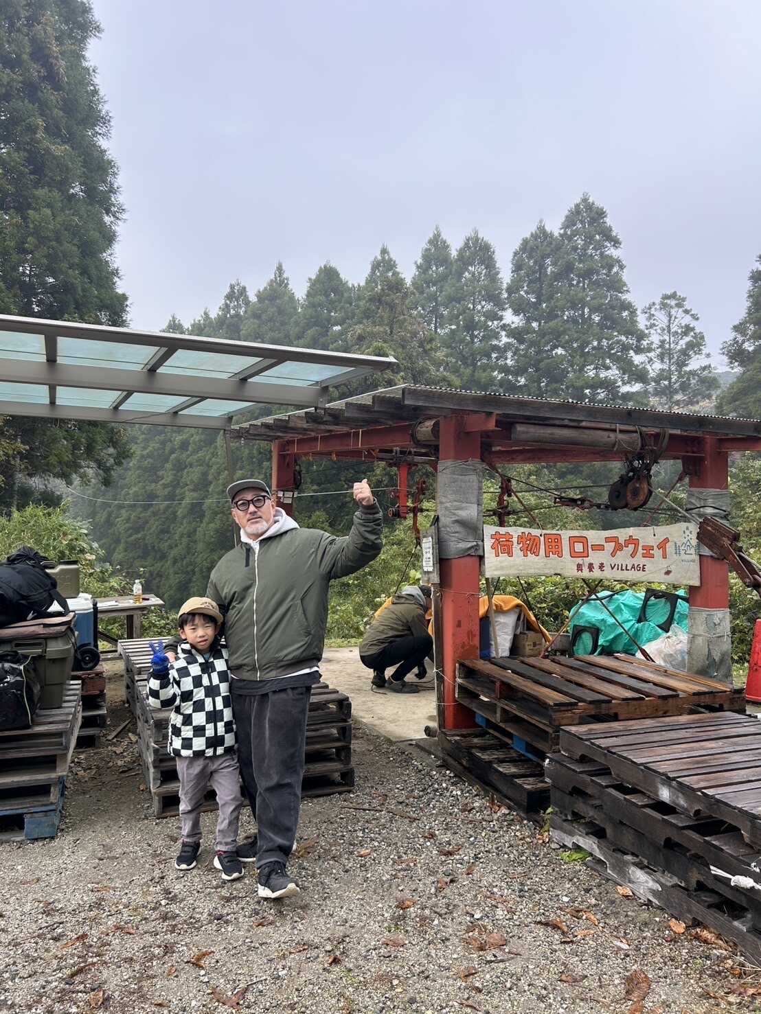 荷物のロープウェイ