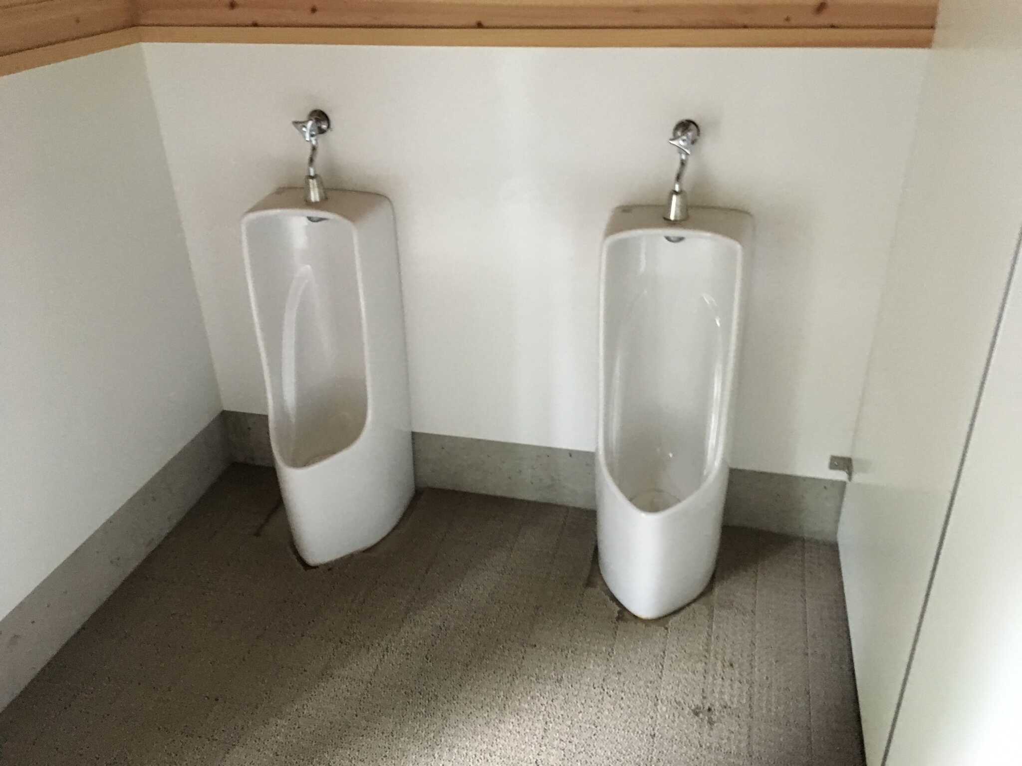 トイレ中