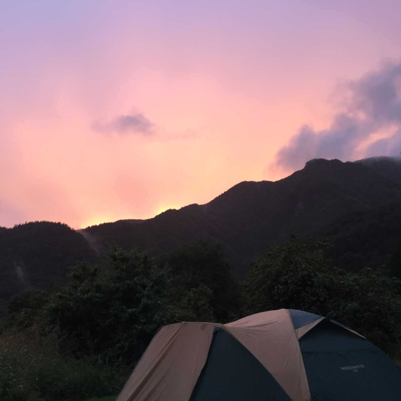 西湖キャンプ場テント村の写真 1枚目